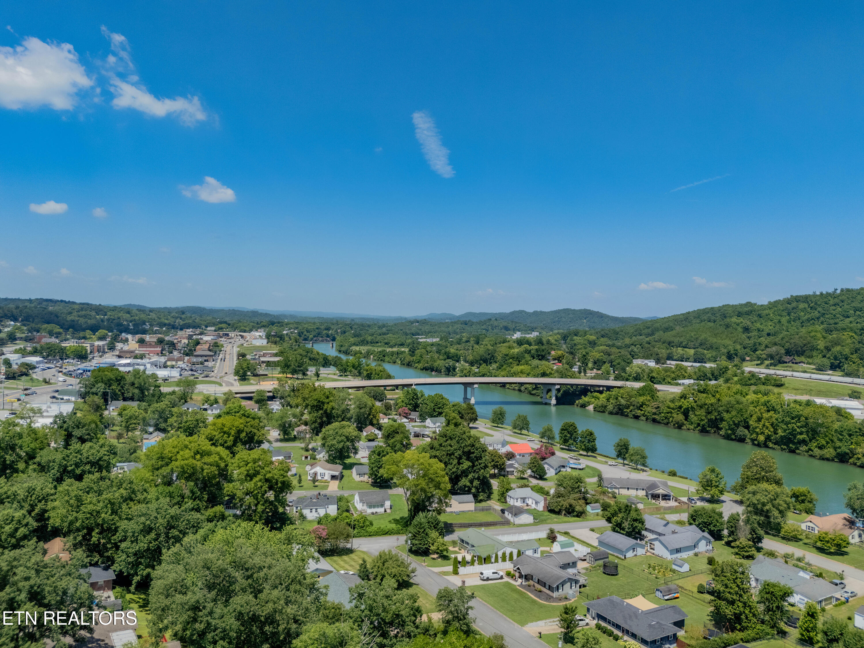 412 Woodland Drive Clinton TN 37716