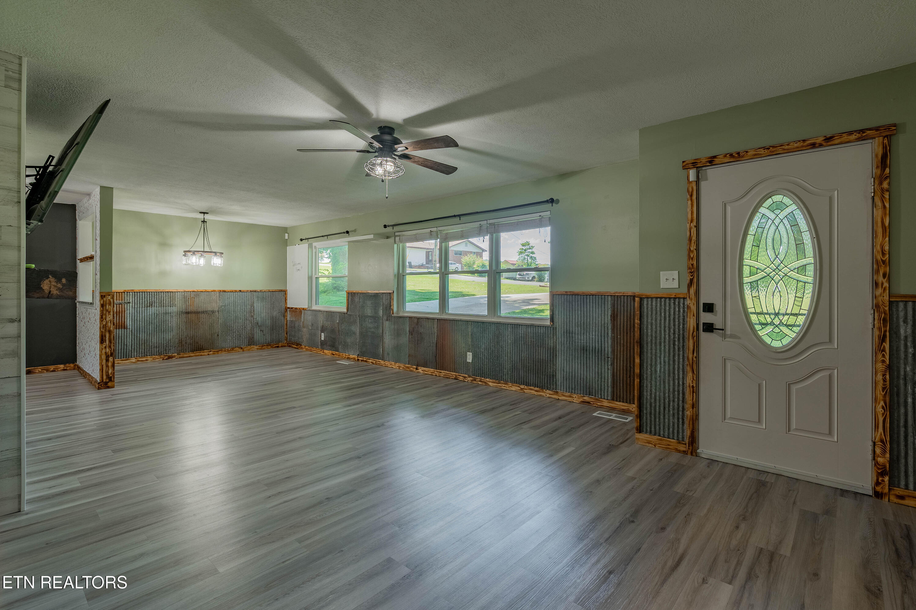 412 Woodland Drive Clinton TN 37716