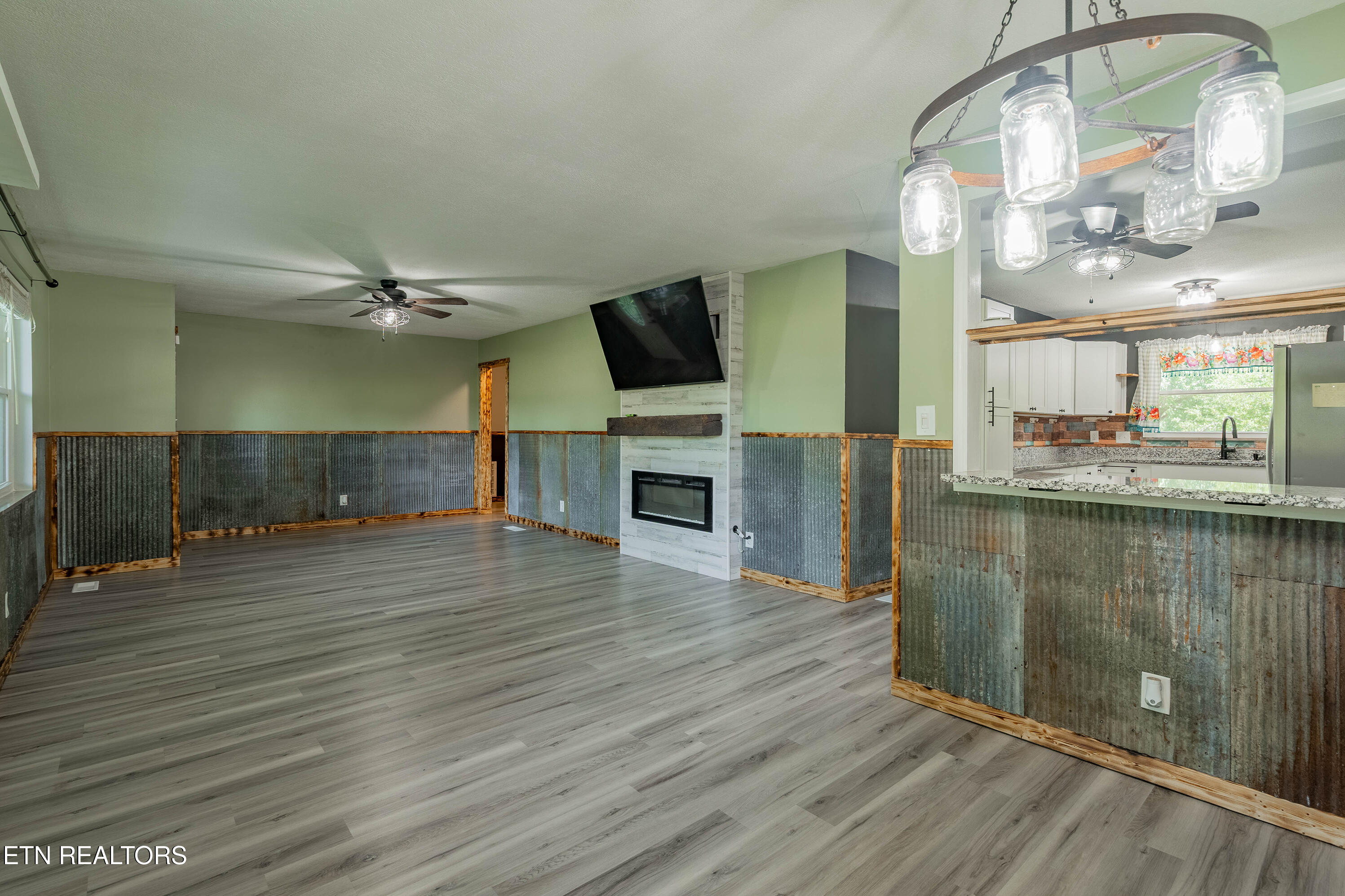 412 Woodland Drive Clinton TN 37716