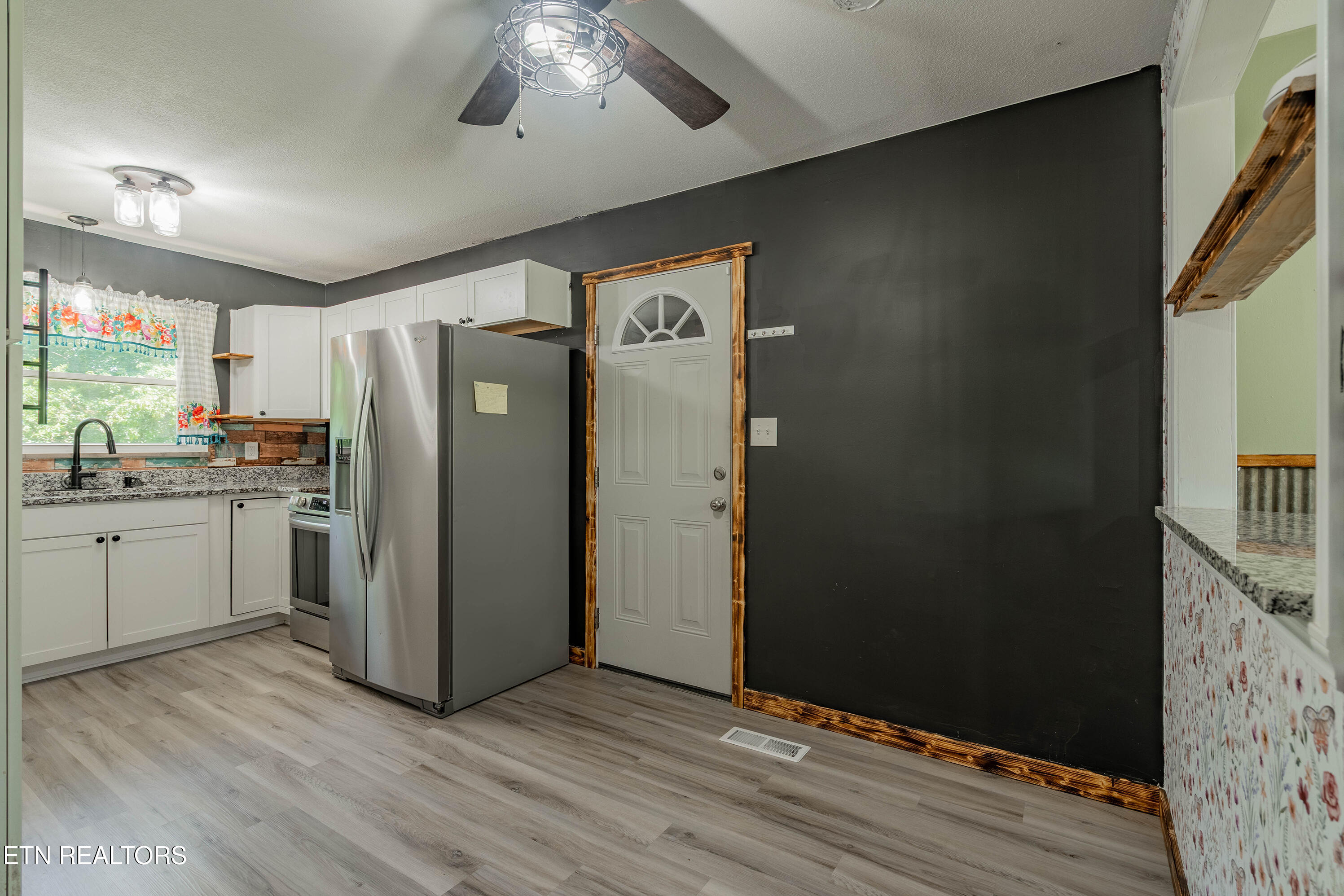 412 Woodland Drive Clinton TN 37716
