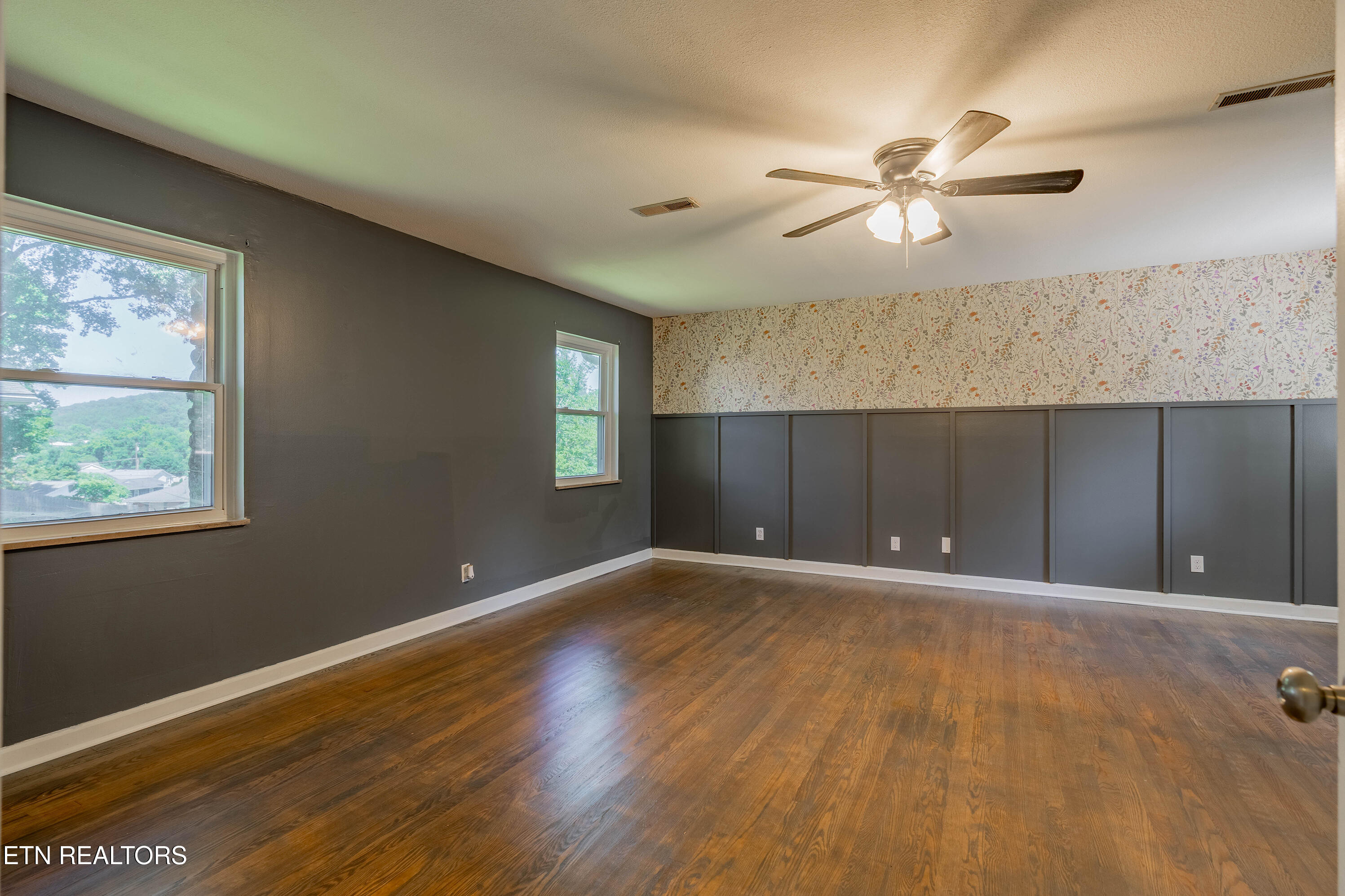 412 Woodland Drive Clinton TN 37716