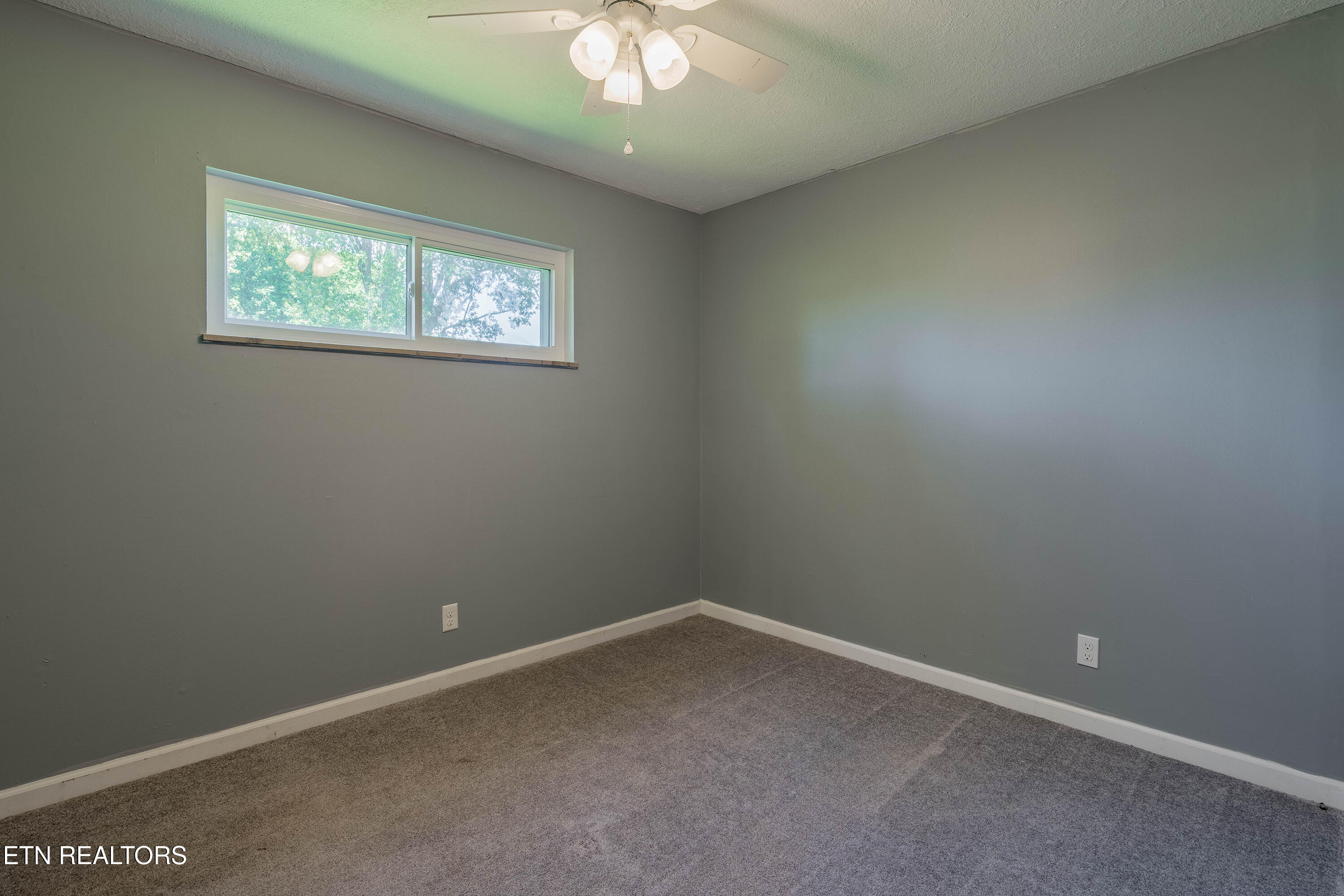 412 Woodland Drive Clinton TN 37716