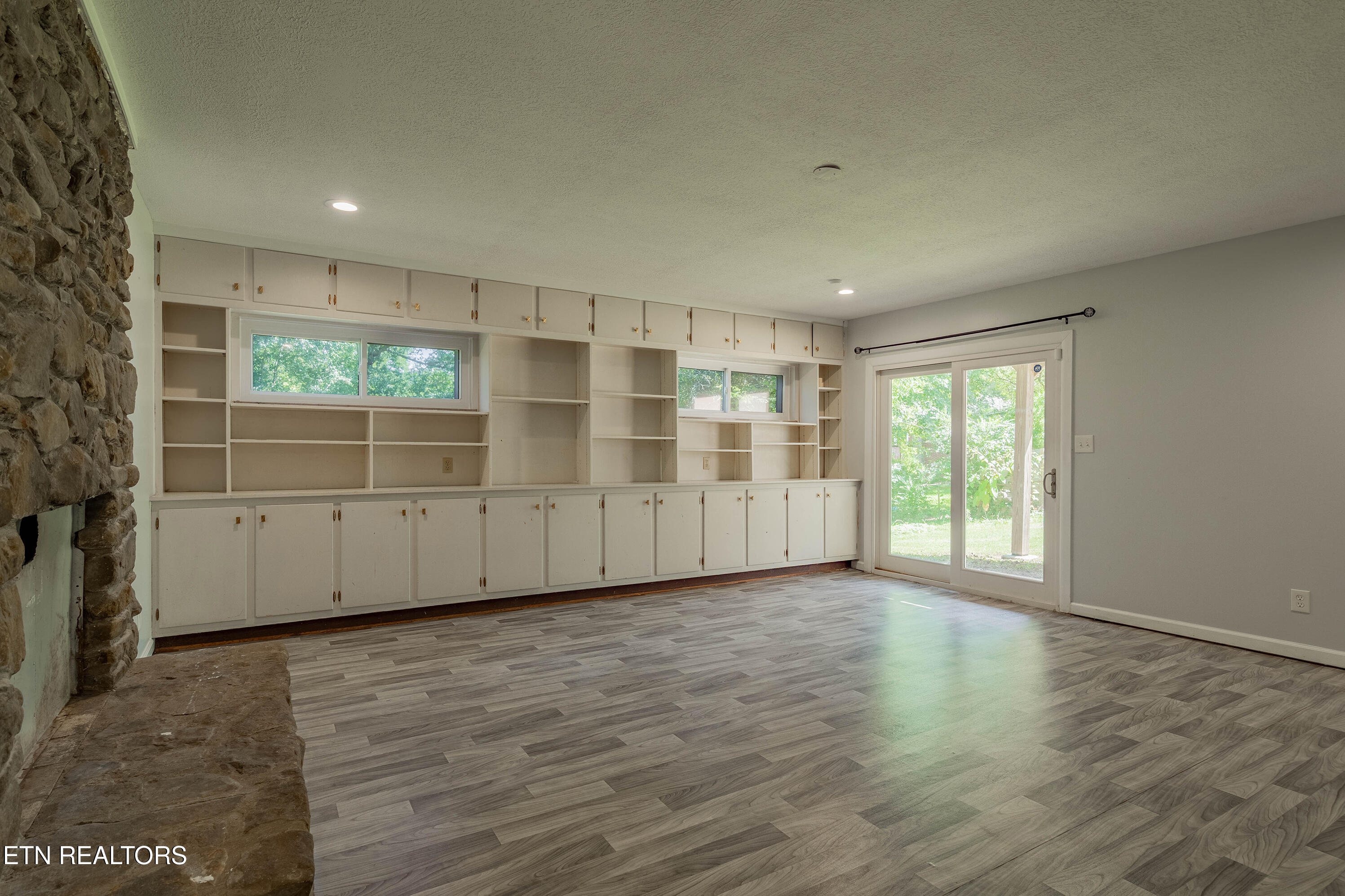 412 Woodland Drive Clinton TN 37716