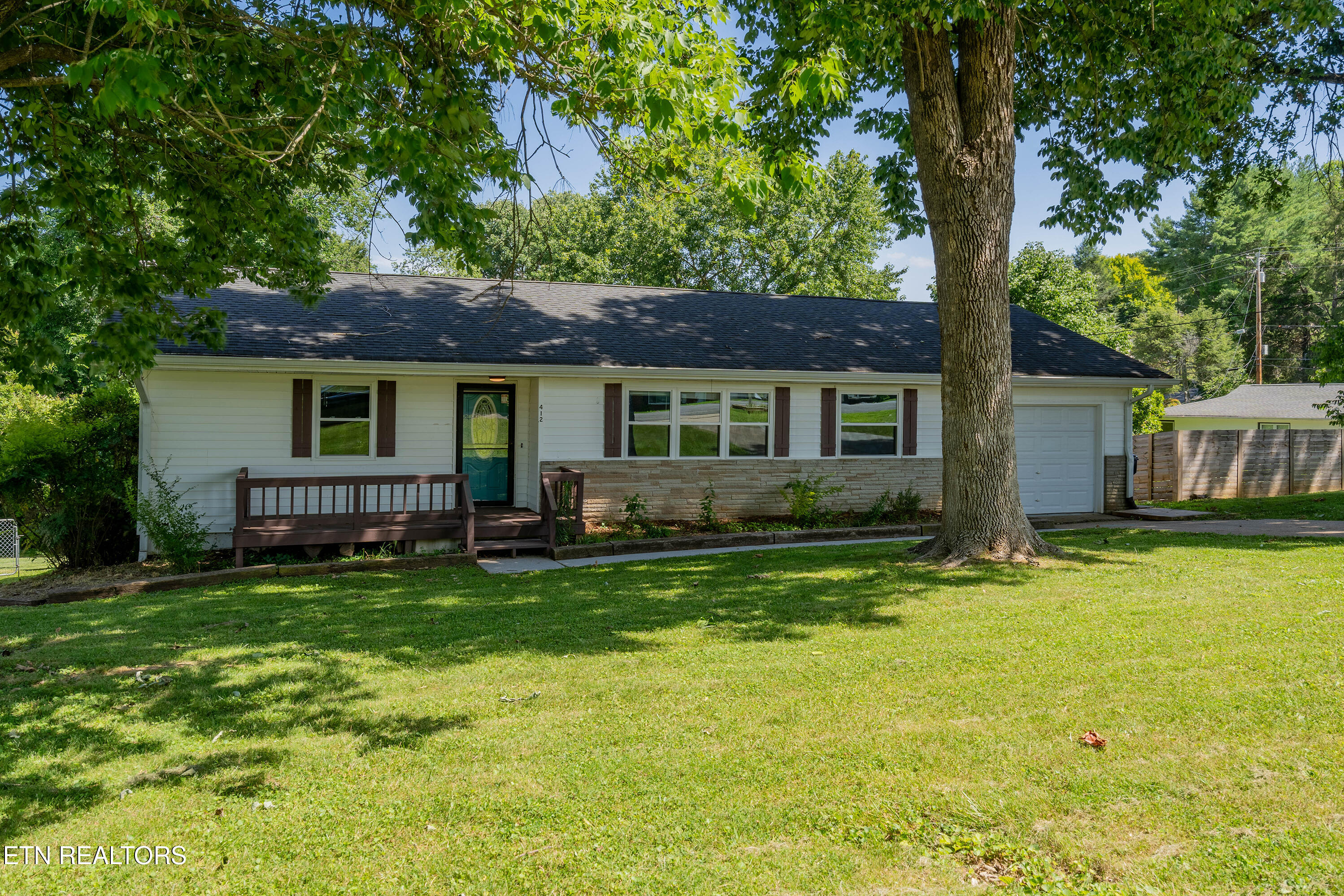 412 Woodland Drive Clinton TN 37716