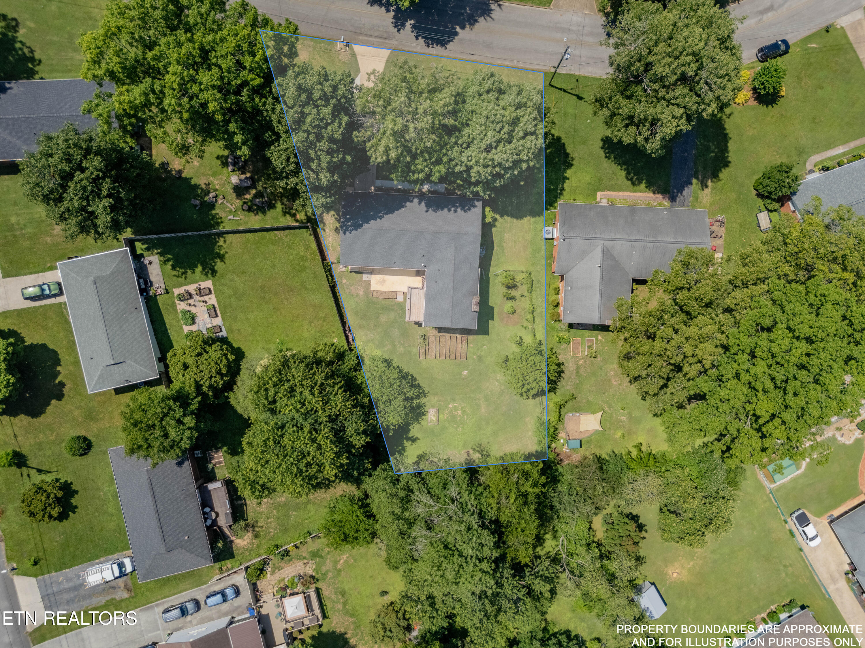 412 Woodland Drive Clinton TN 37716