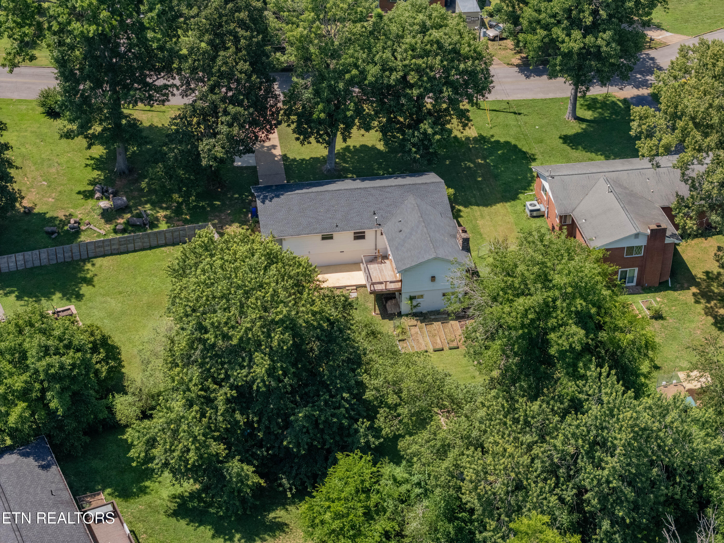 412 Woodland Drive Clinton TN 37716