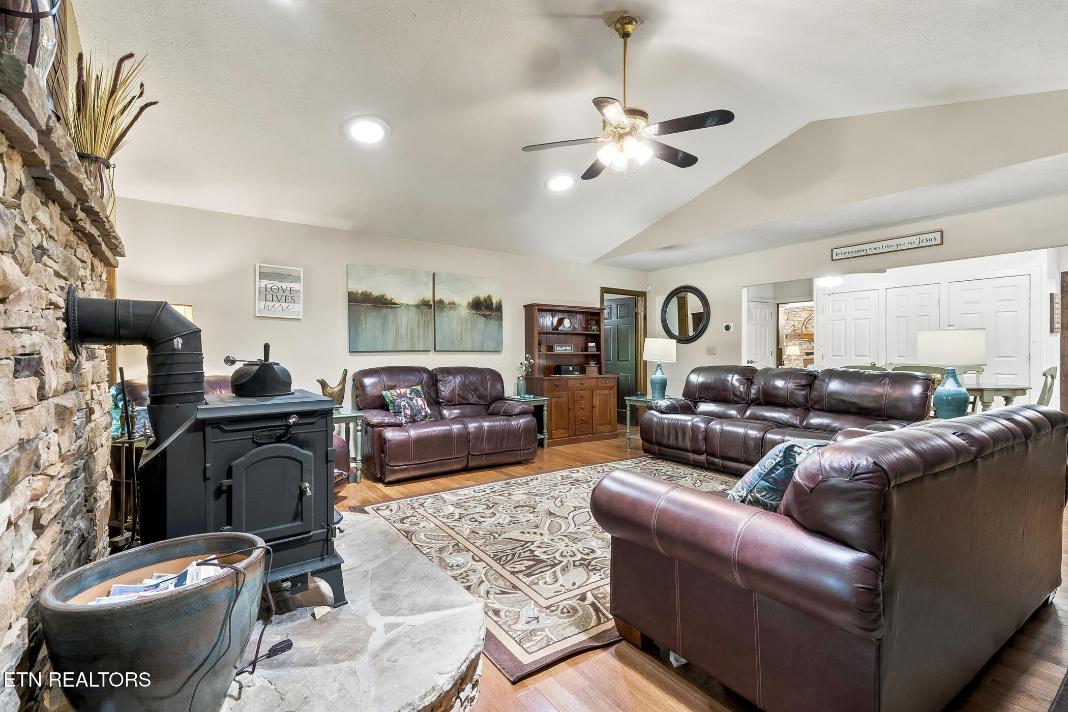 1501 Walt Price Road Pigeon Forge TN 37876