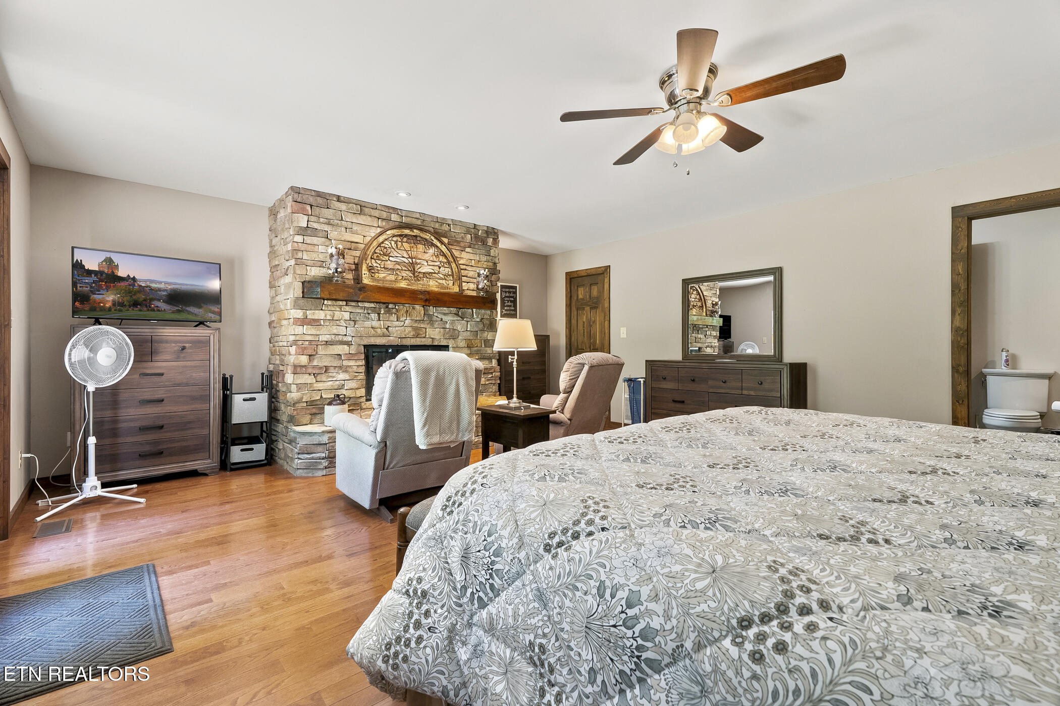 1501 Walt Price Road Pigeon Forge TN 37876