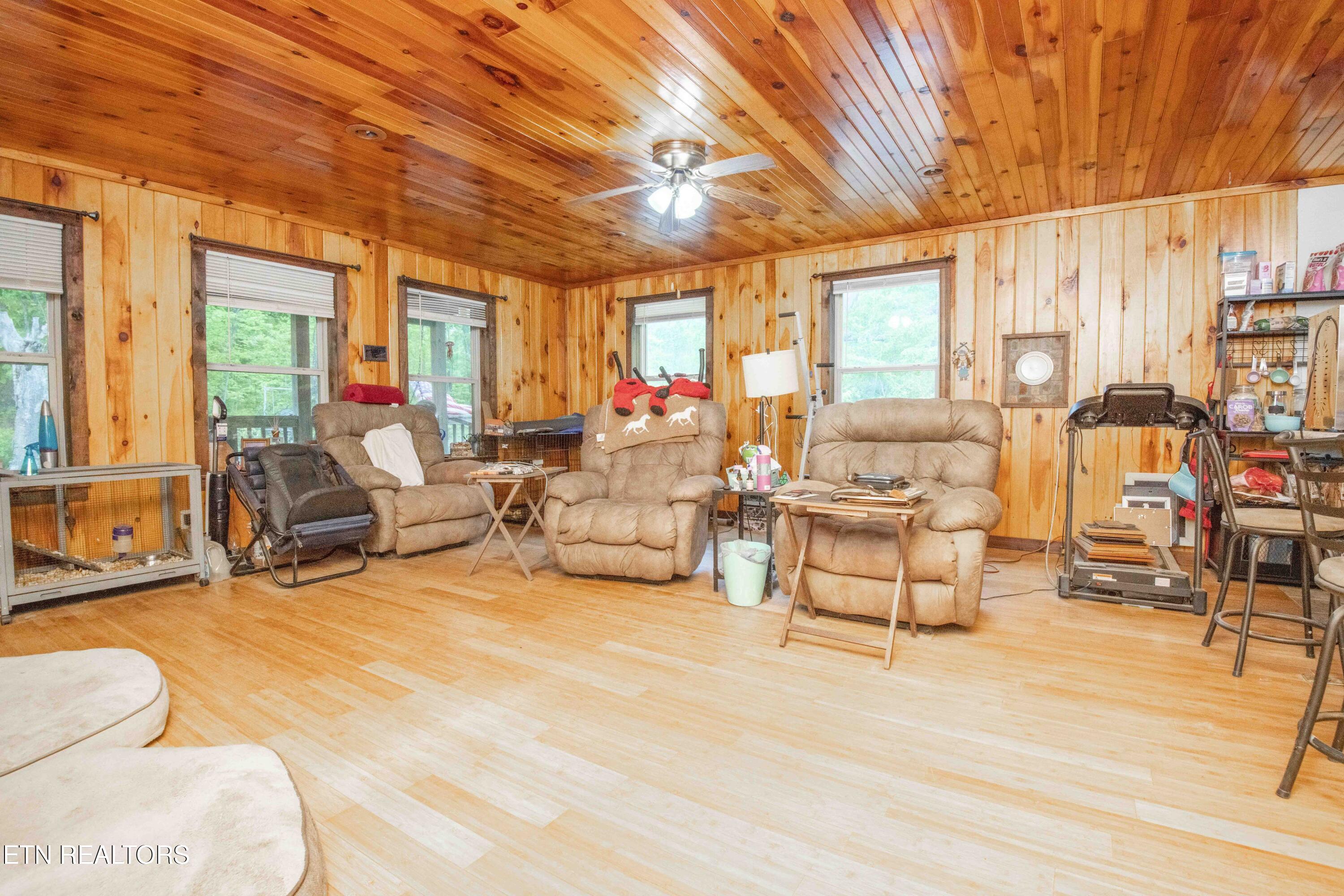 117 Coyote Lane Oneida TN 37841