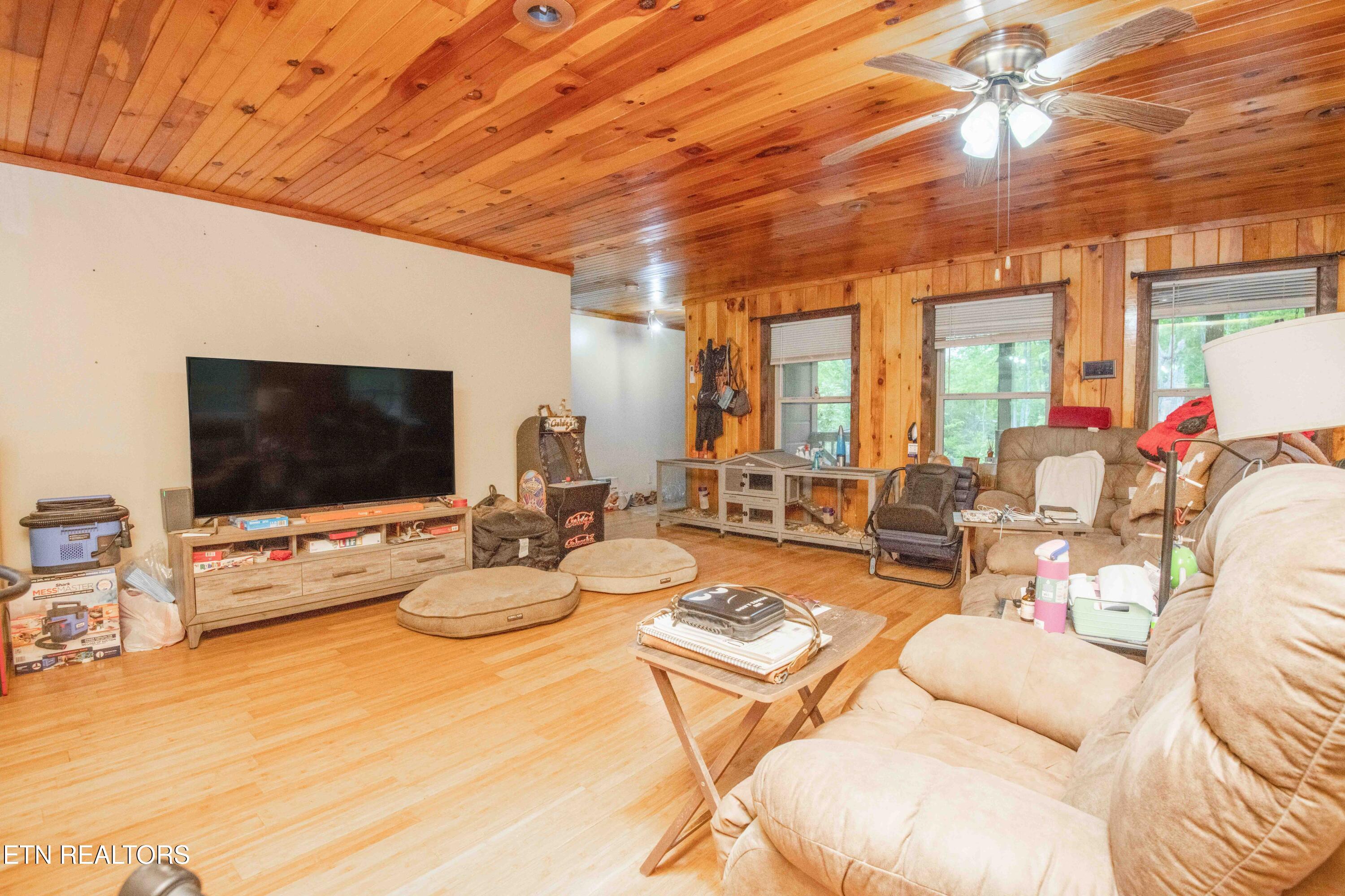 117 Coyote Lane Oneida TN 37841