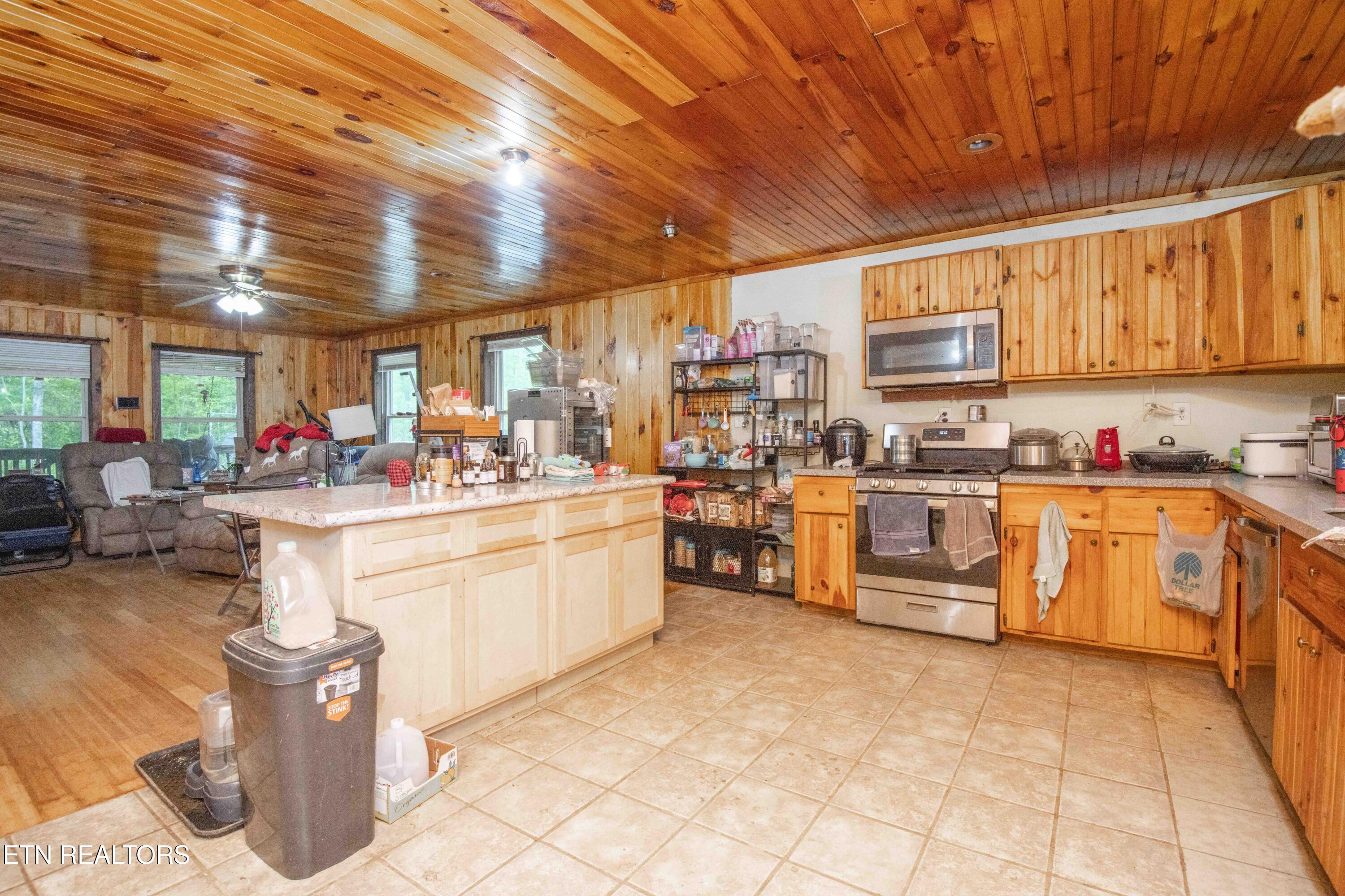 117 Coyote Lane Oneida TN 37841