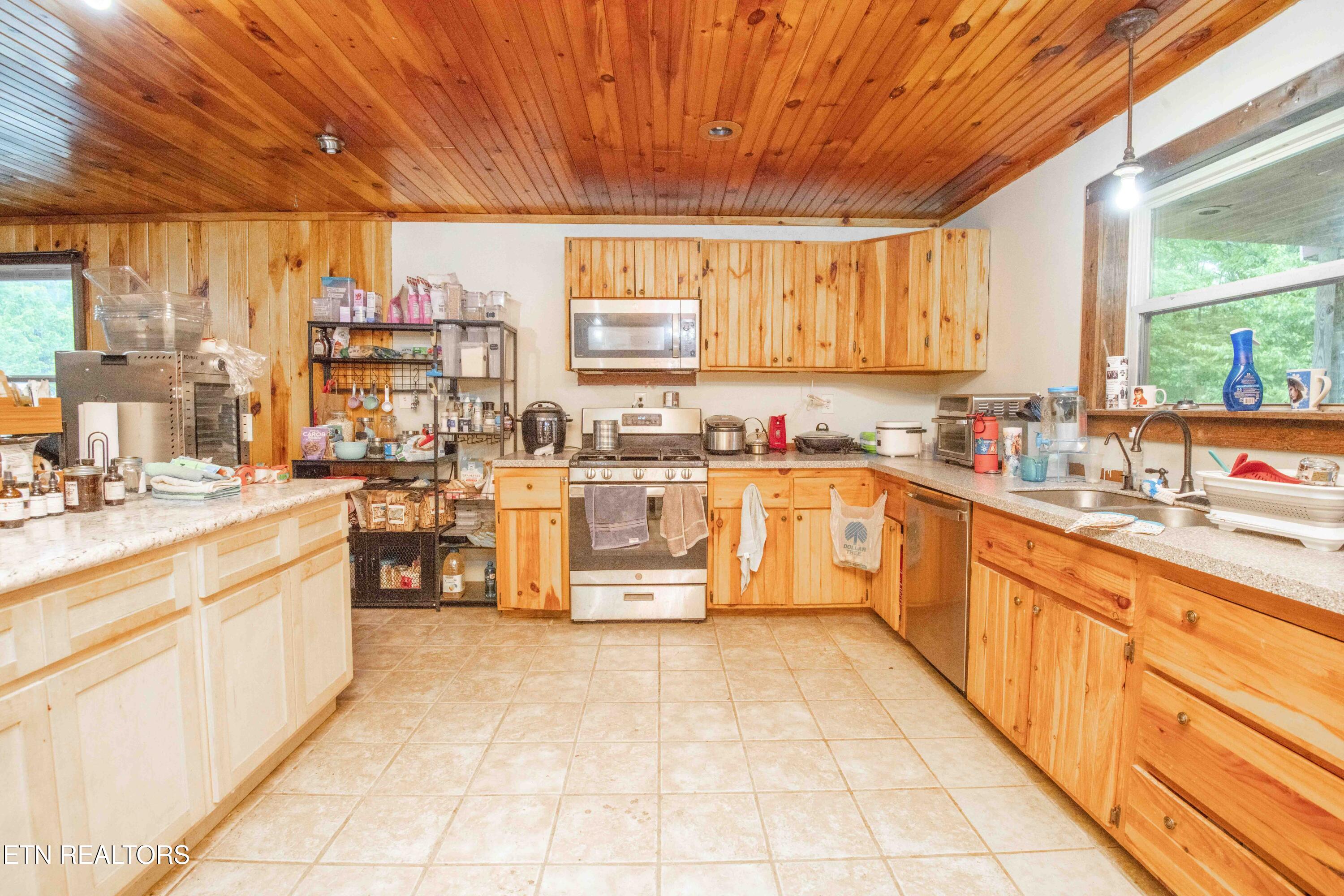 117 Coyote Lane Oneida TN 37841