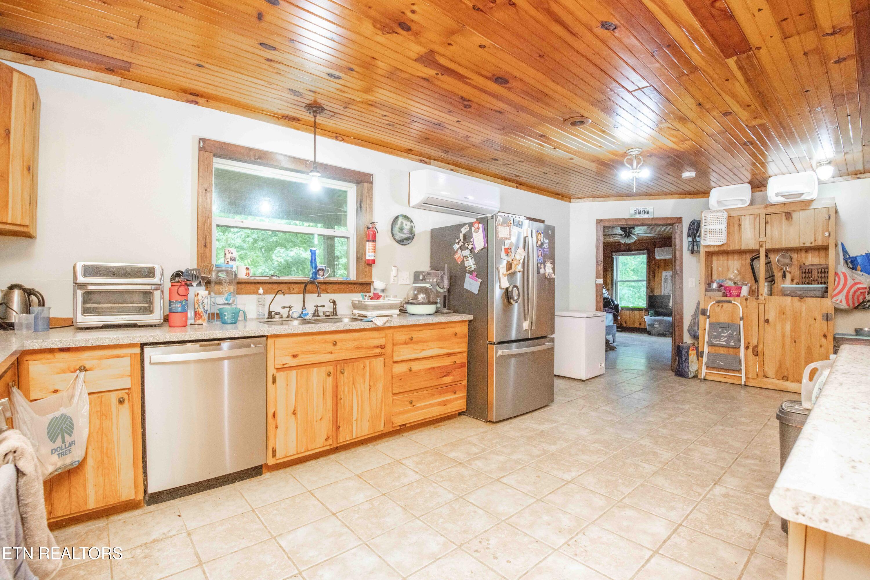 117 Coyote Lane Oneida TN 37841
