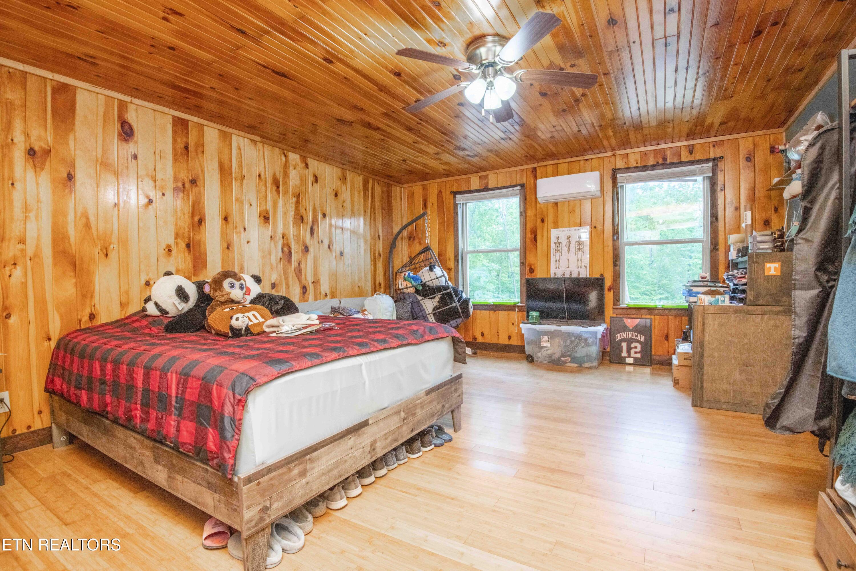 117 Coyote Lane Oneida TN 37841