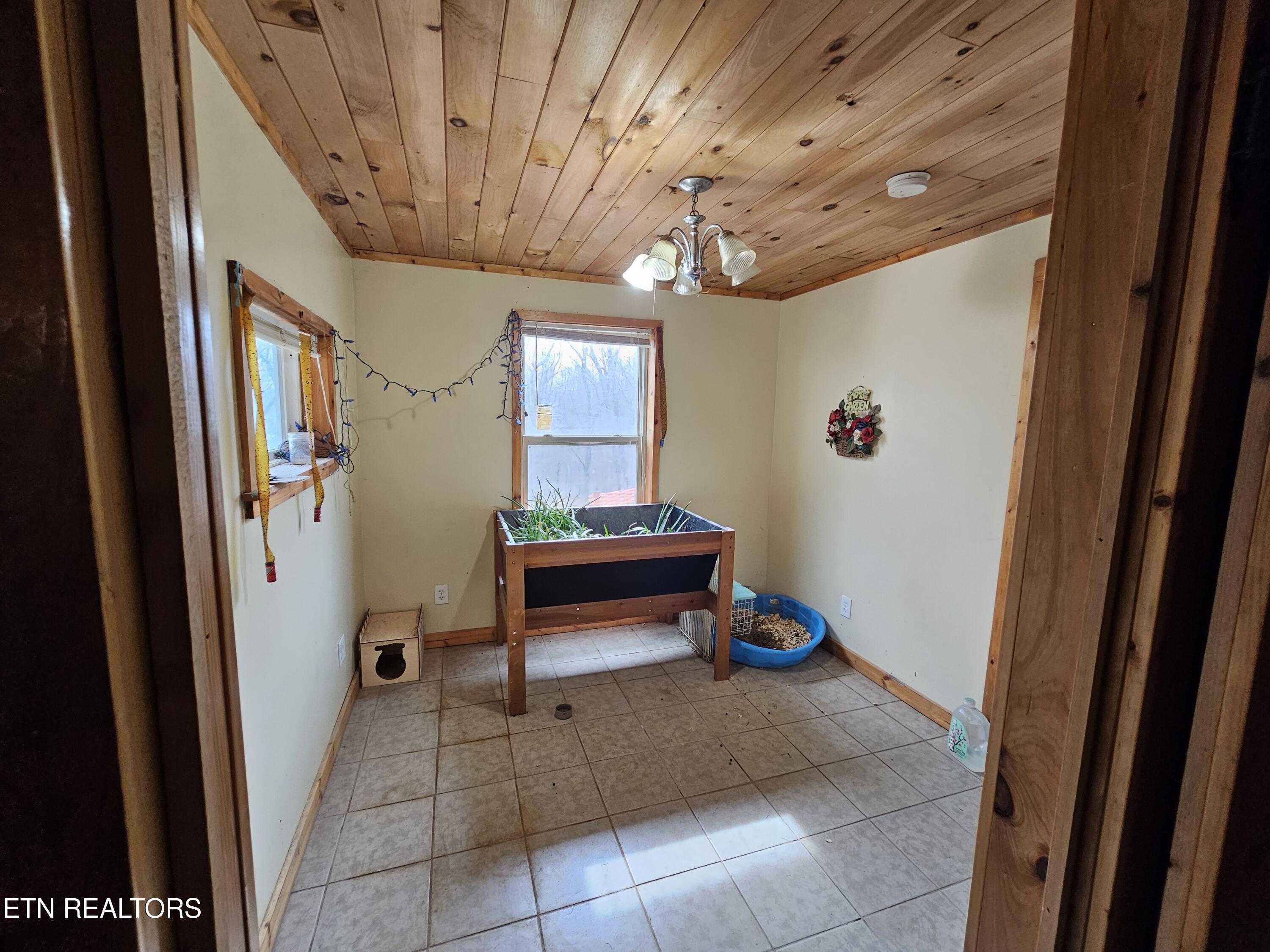 117 Coyote Lane Oneida TN 37841