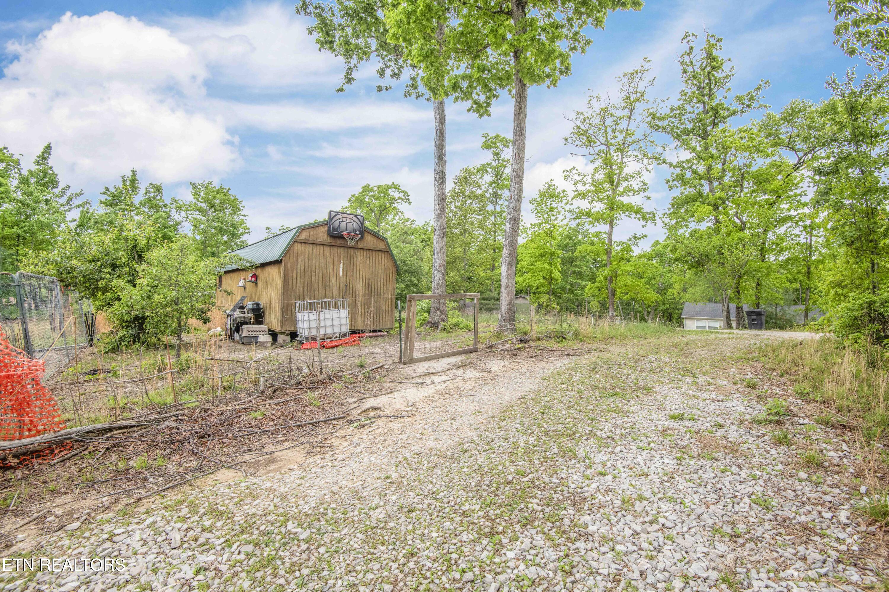 117 Coyote Lane Oneida TN 37841