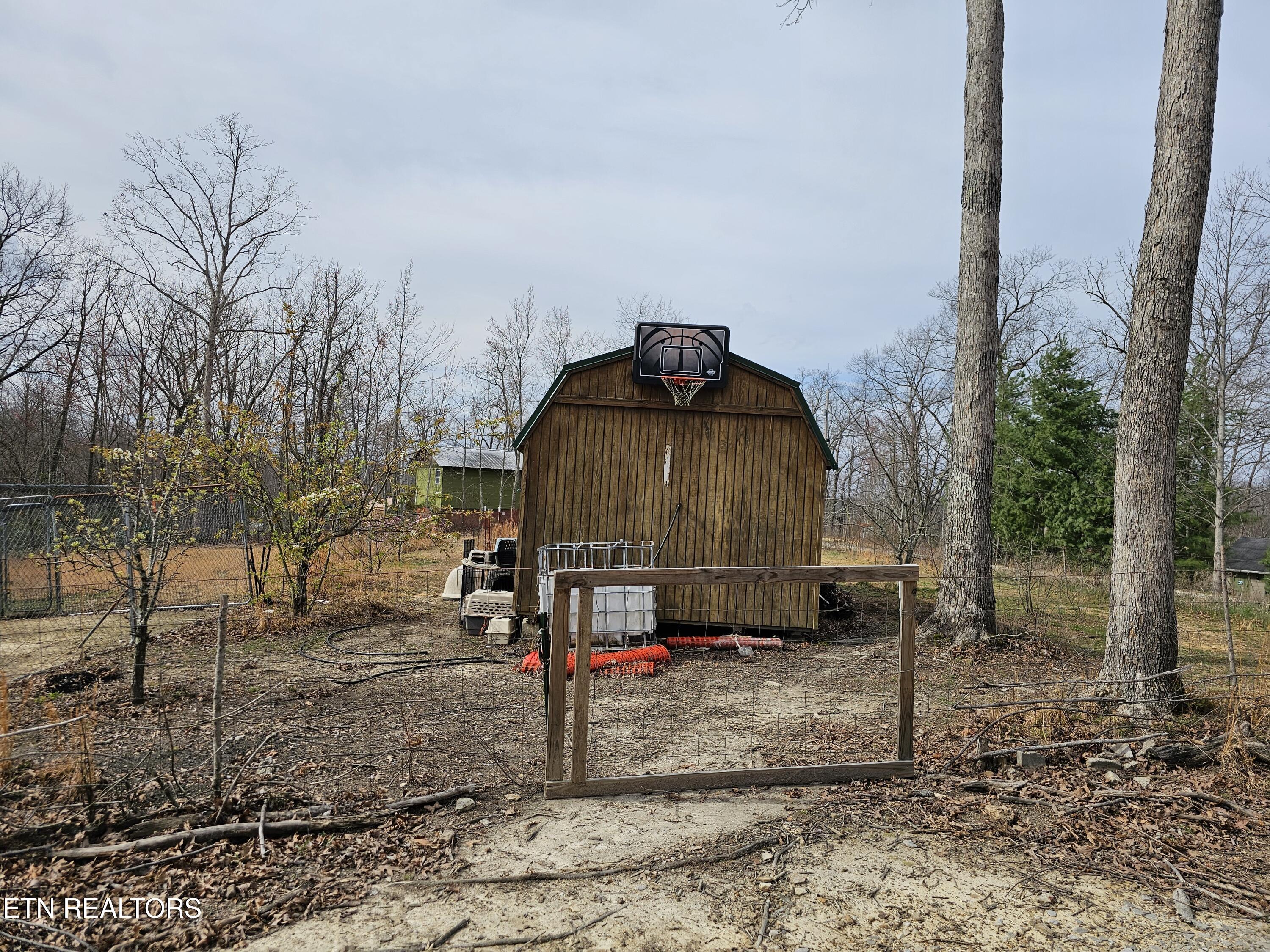 117 Coyote Lane Oneida TN 37841
