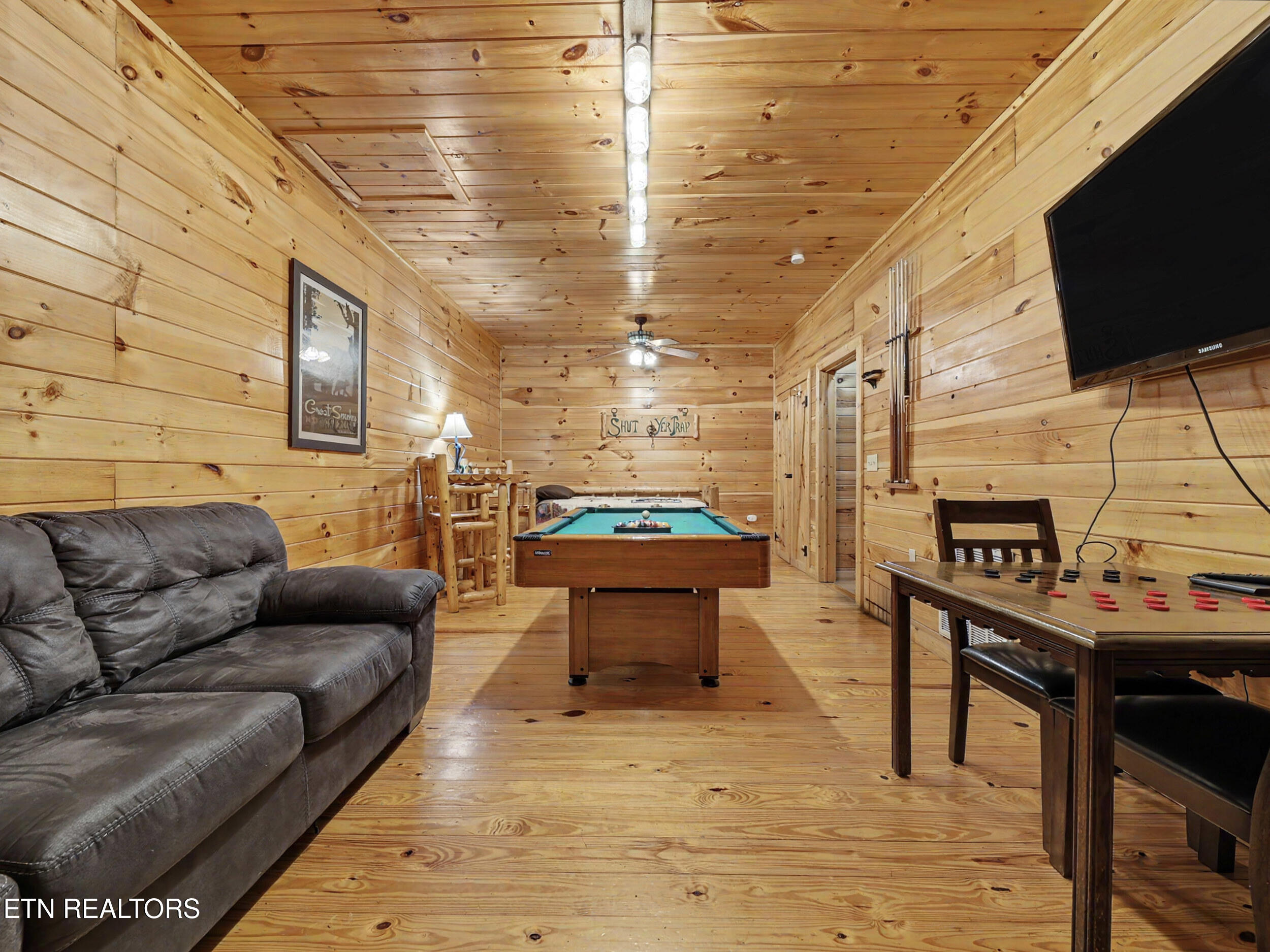 513 Parsons Branch Way Gatlinburg TN 37738