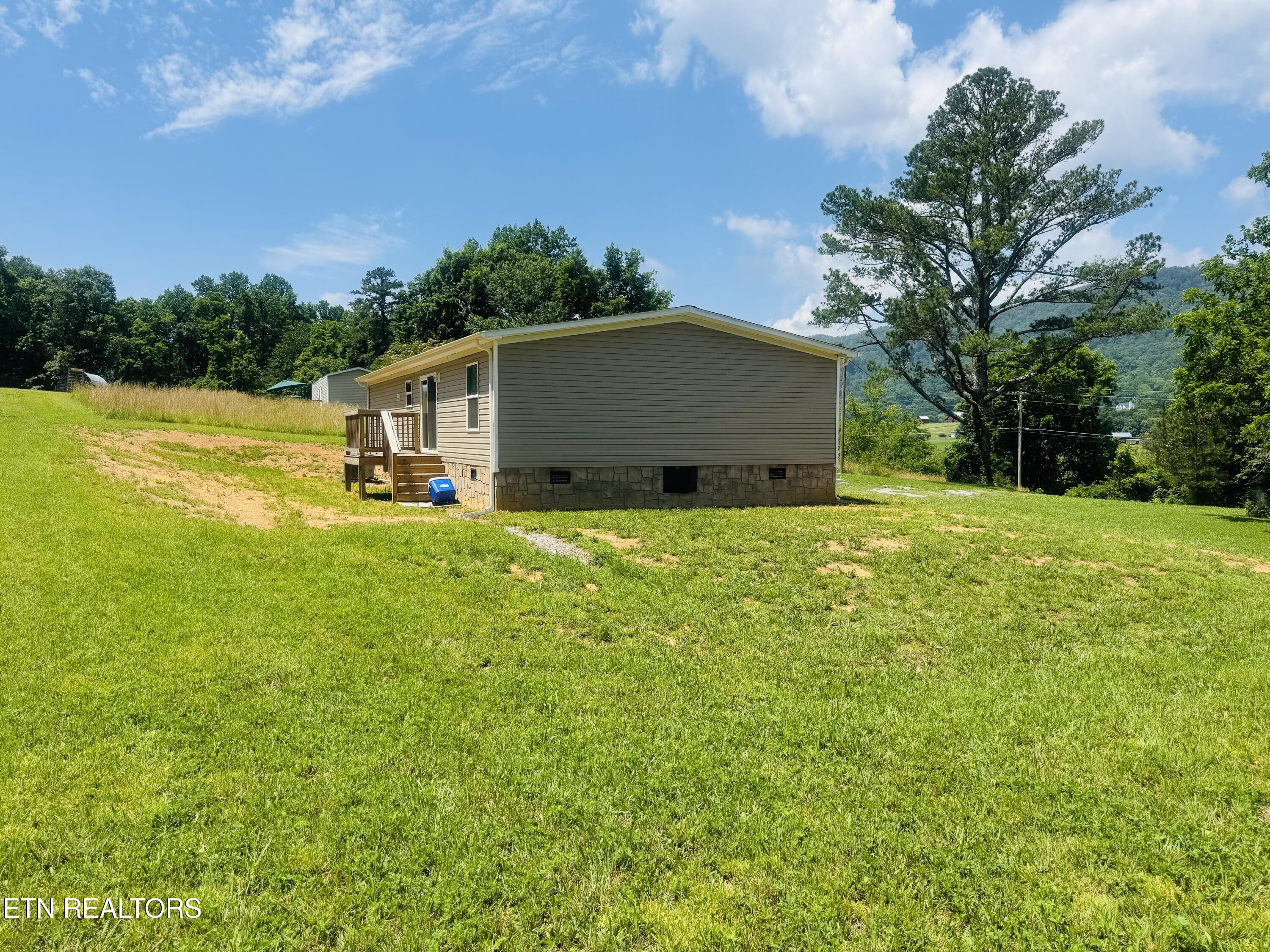 1183 Old Lake City Highway Clinton TN 37716