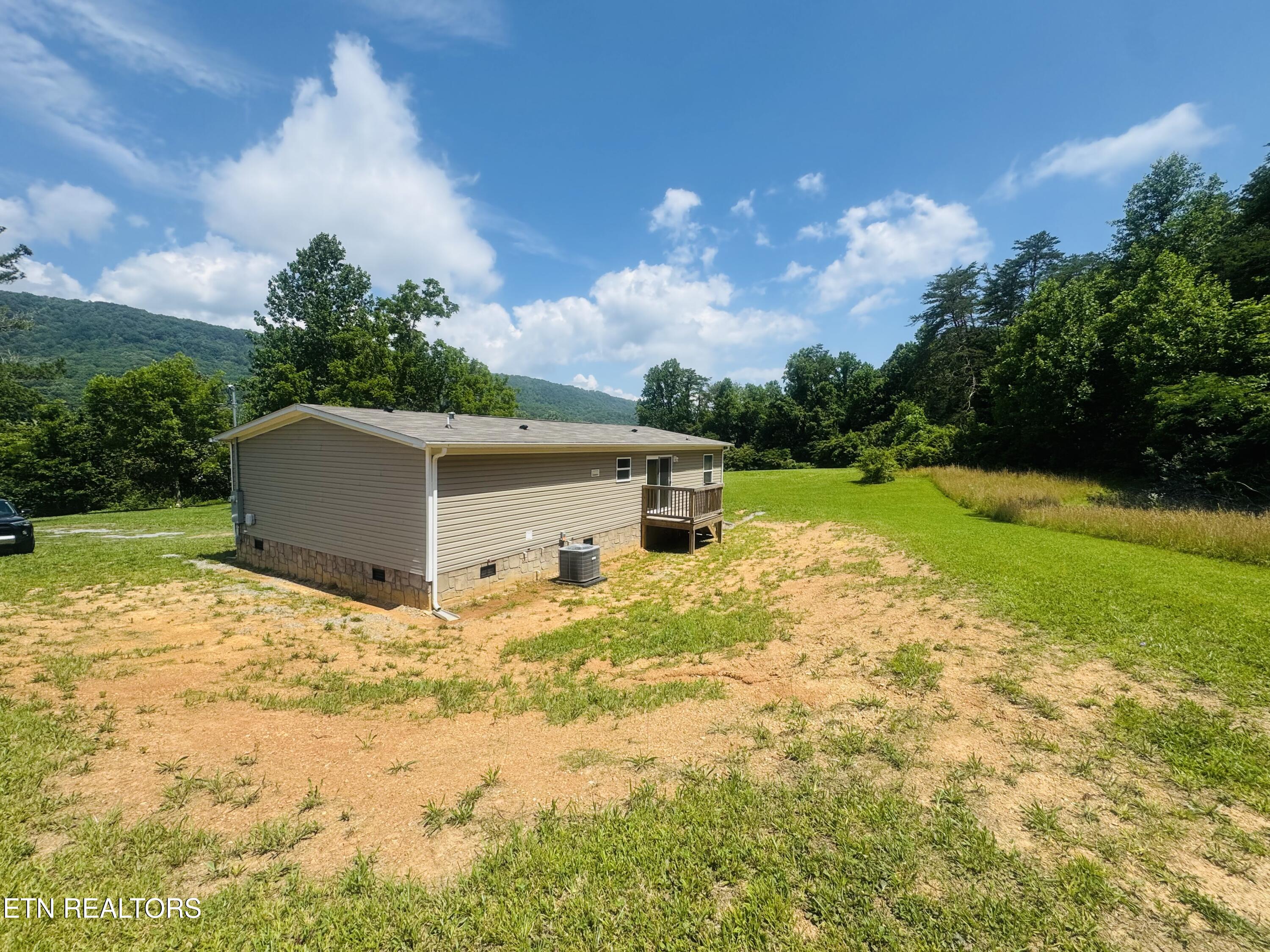 1183 Old Lake City Highway Clinton TN 37716