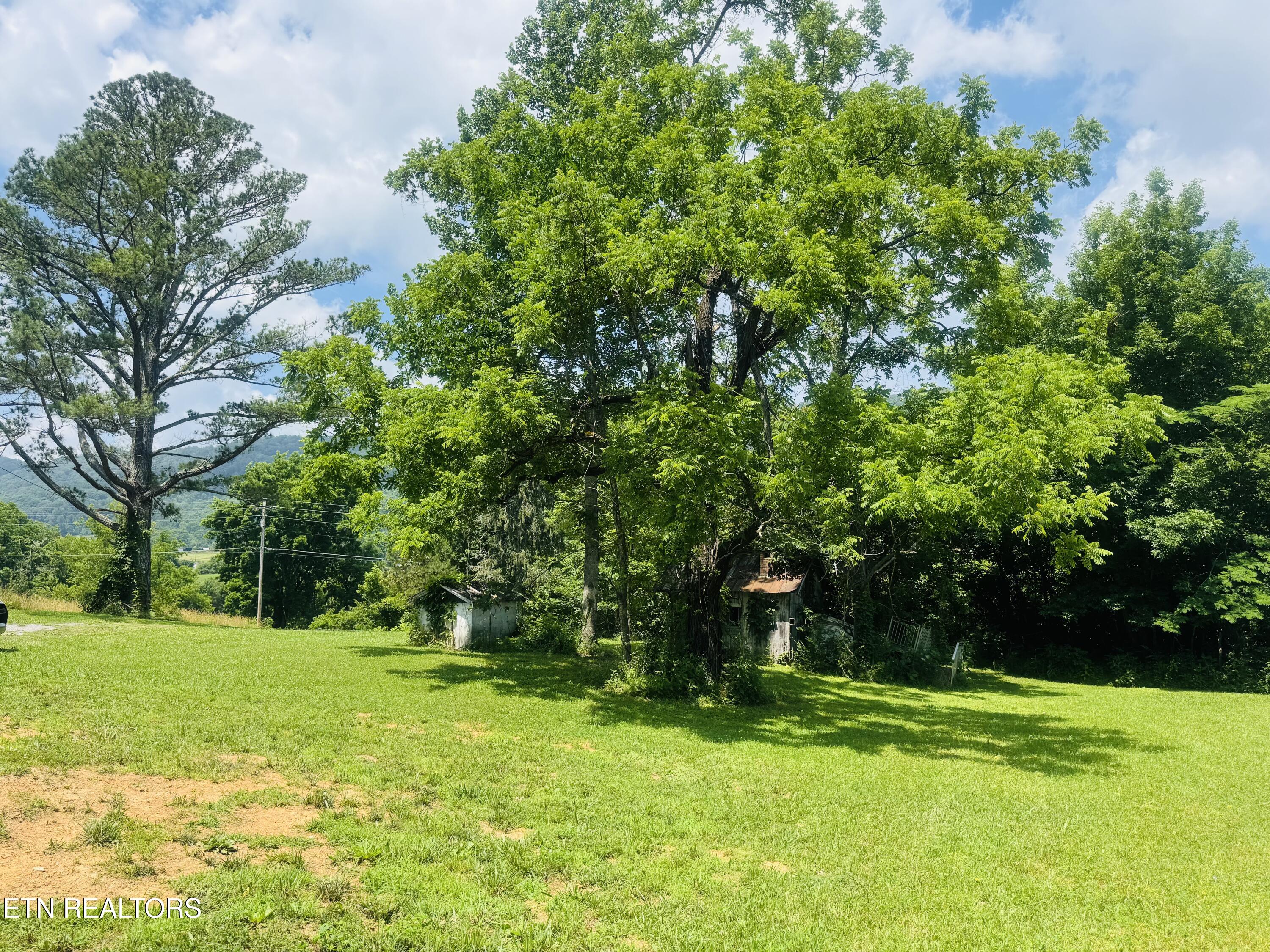 1183 Old Lake City Highway Clinton TN 37716