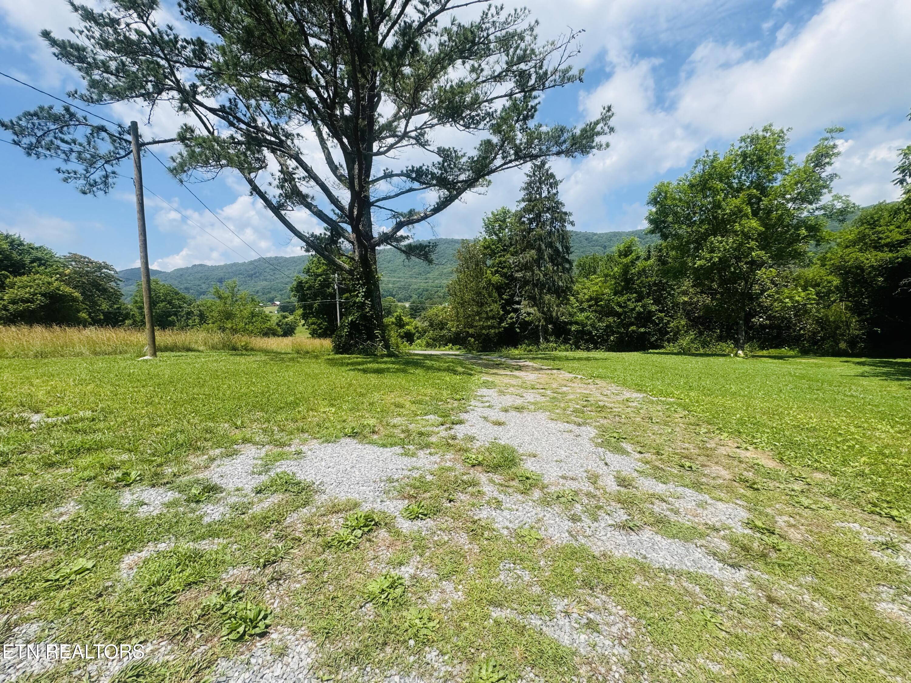 1183 Old Lake City Highway Clinton TN 37716