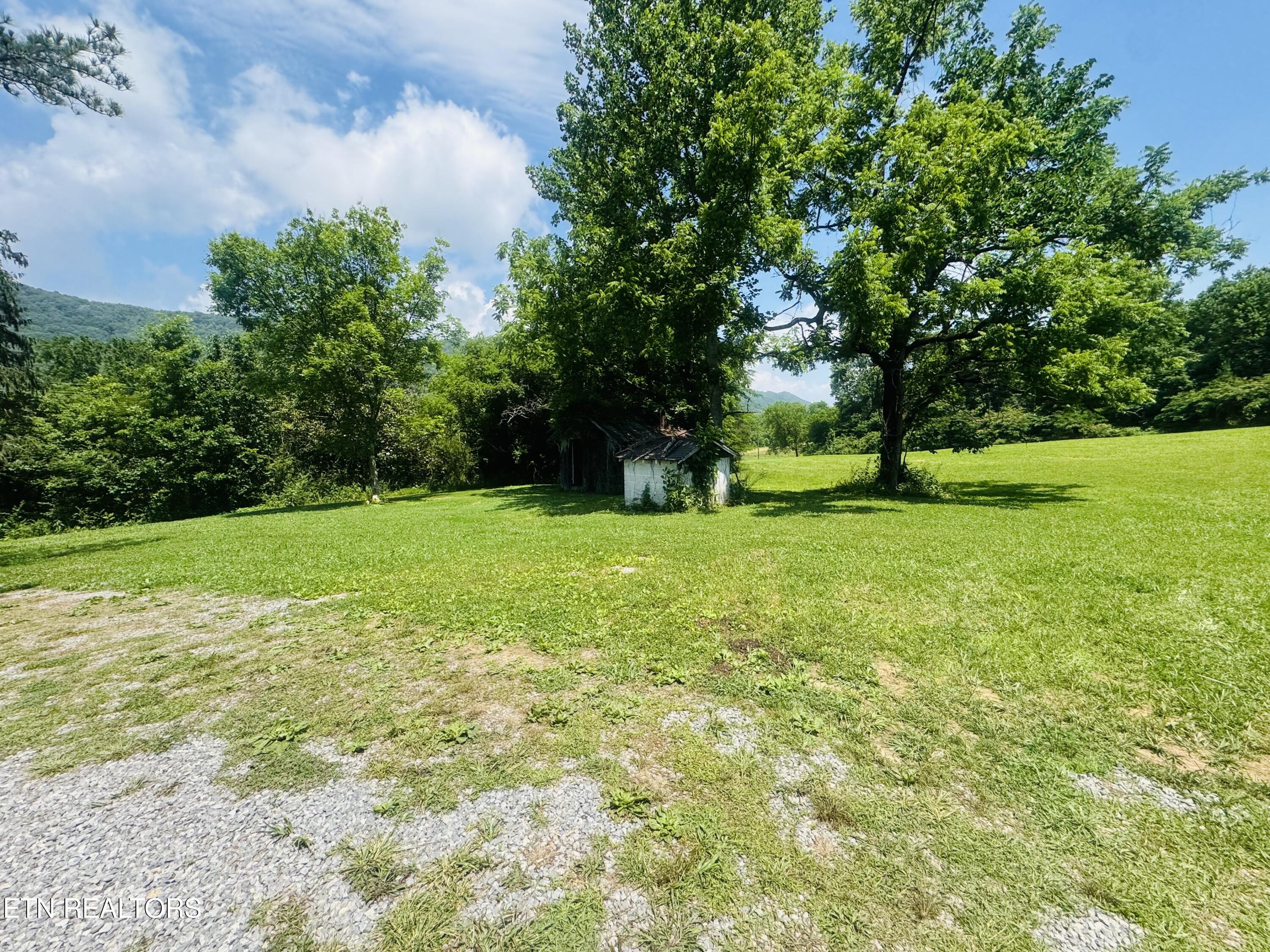 1183 Old Lake City Highway Clinton TN 37716