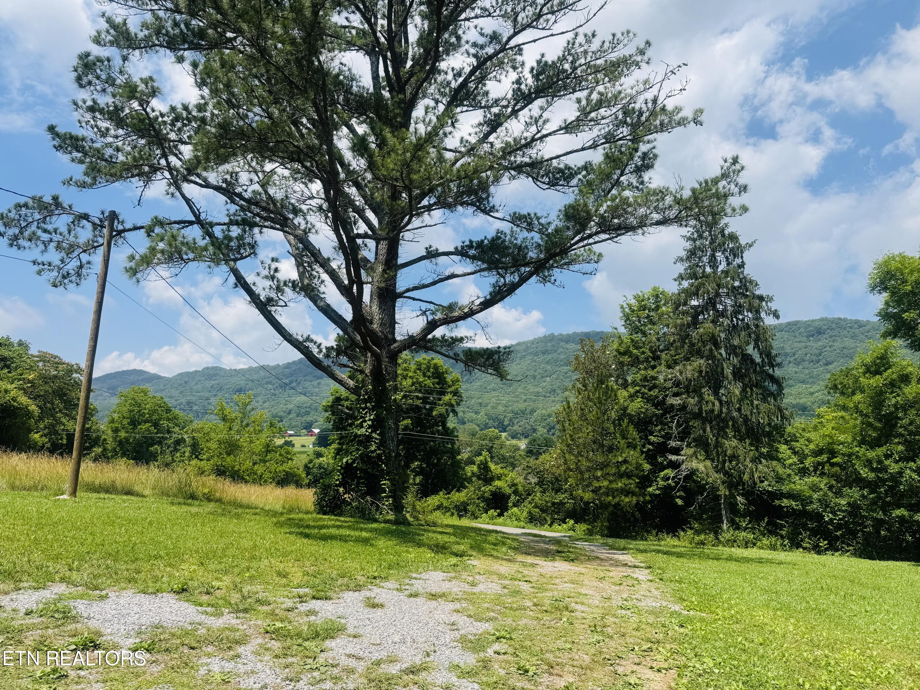 1183 Old Lake City Highway Clinton TN 37716