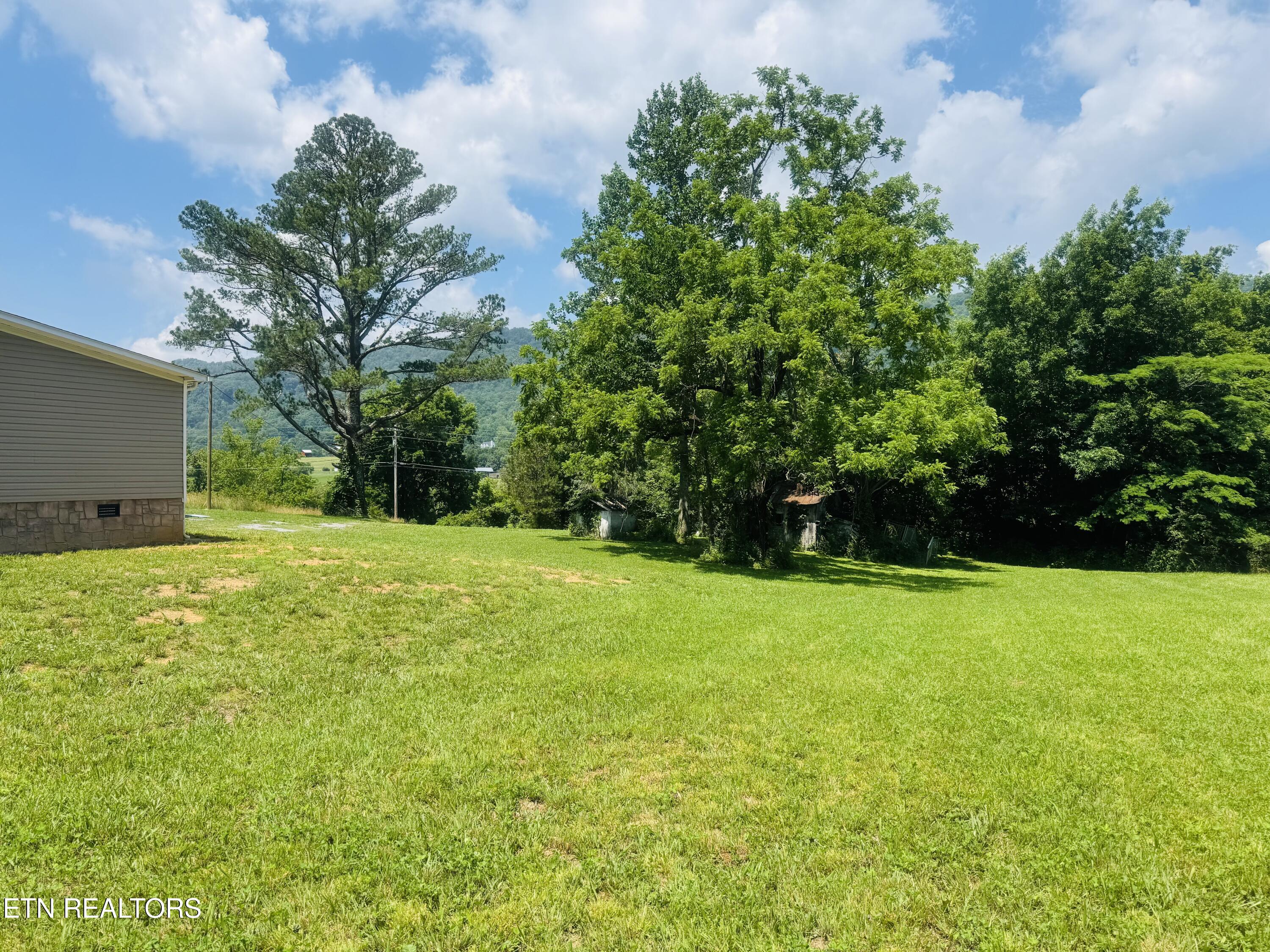 1183 Old Lake City Highway Clinton TN 37716