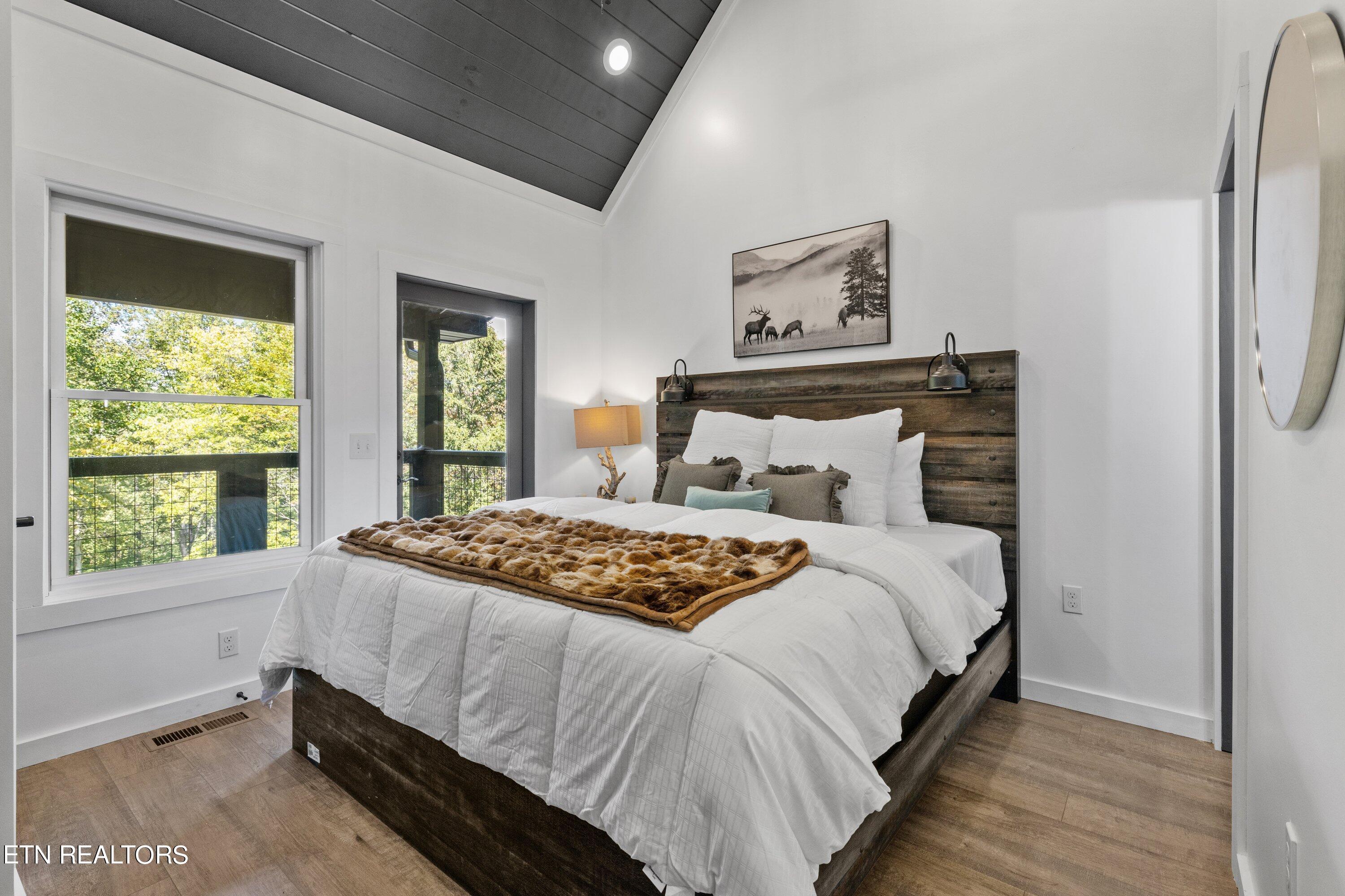 1906 Beach Front Drive Drive Sevierville TN 37876