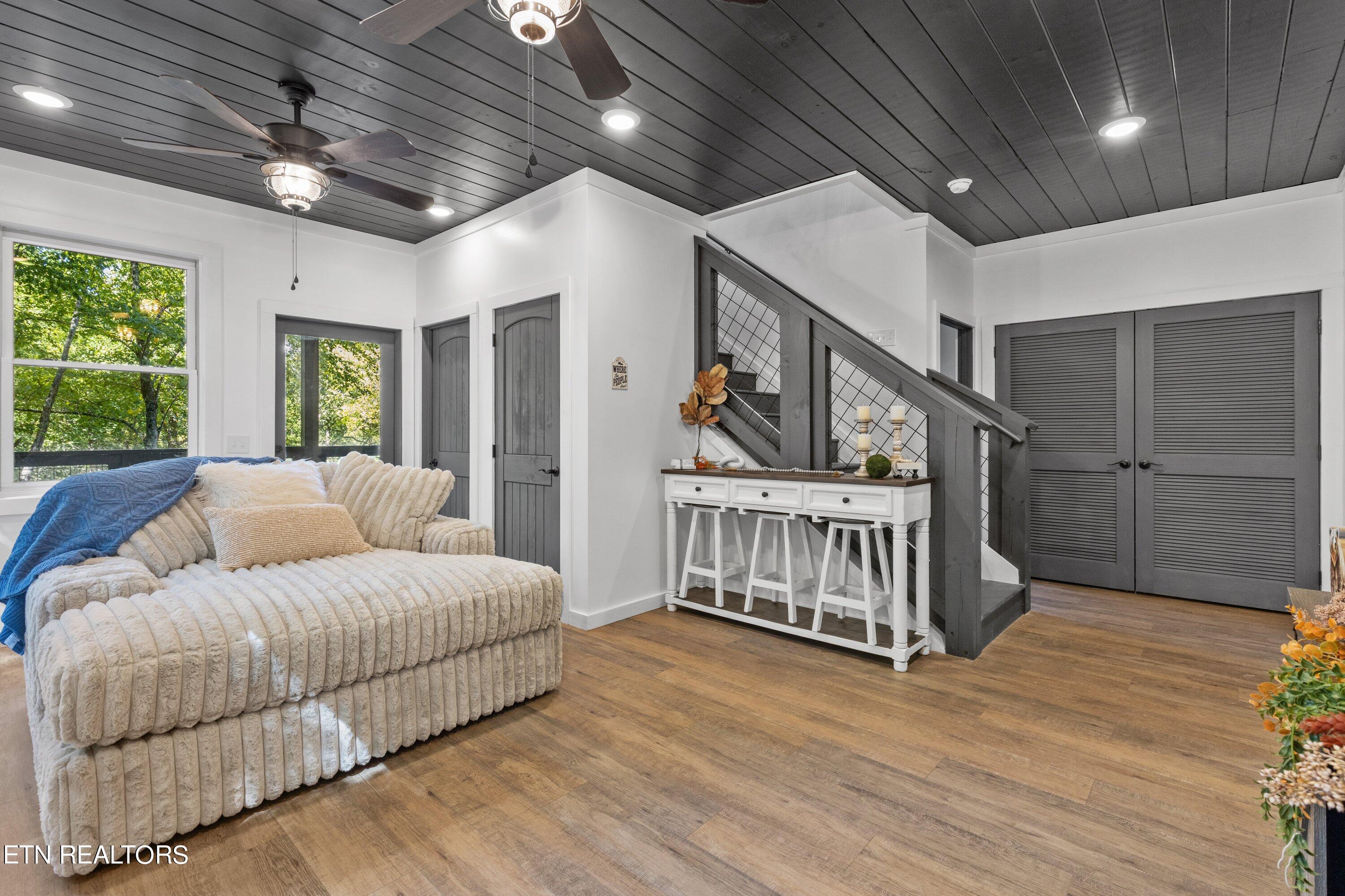 1906 Beach Front Drive Drive Sevierville TN 37876