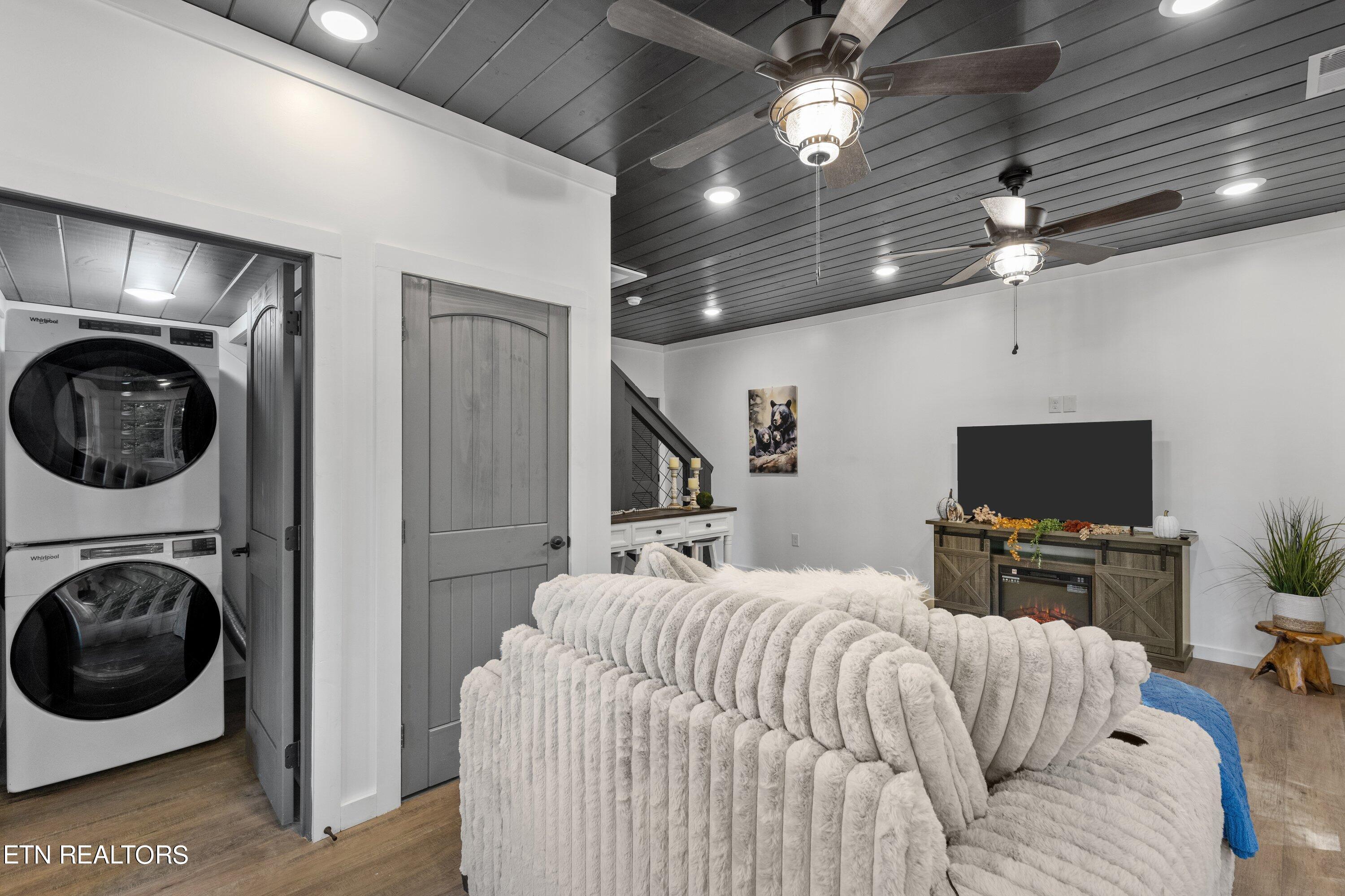 1906 Beach Front Drive Drive Sevierville TN 37876