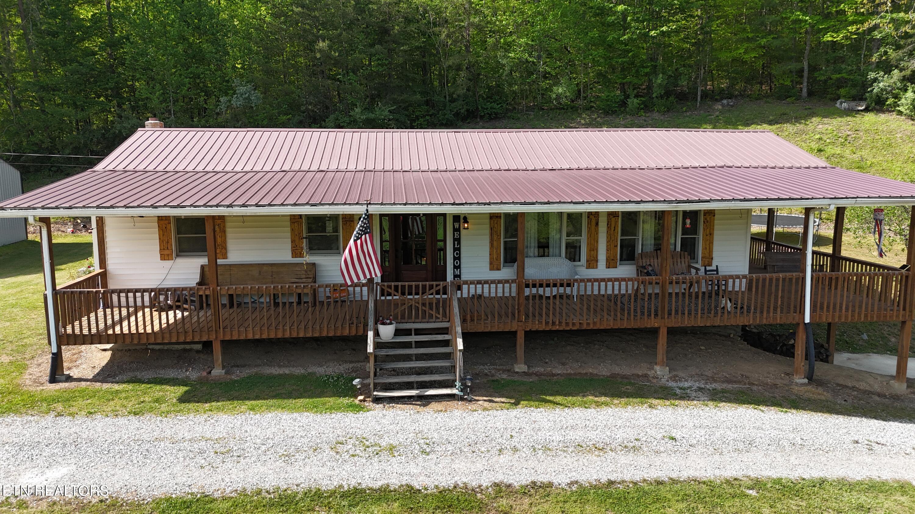 1976 Smoky Creek Road Huntsville TN 37756