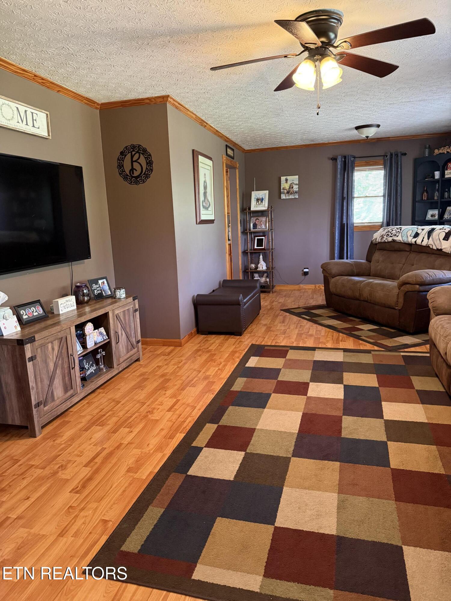 1976 Smoky Creek Road Huntsville TN 37756