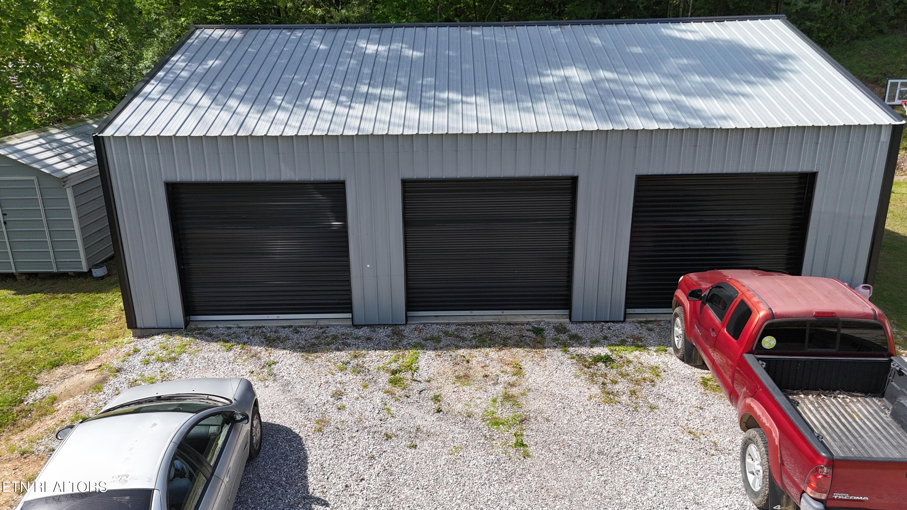 1976 Smoky Creek Road Huntsville TN 37756