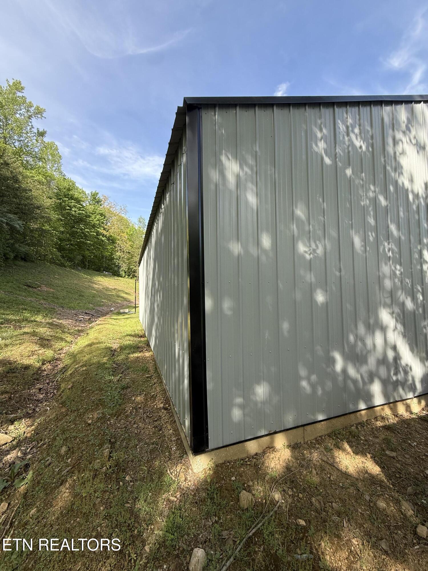 1976 Smoky Creek Road Huntsville TN 37756