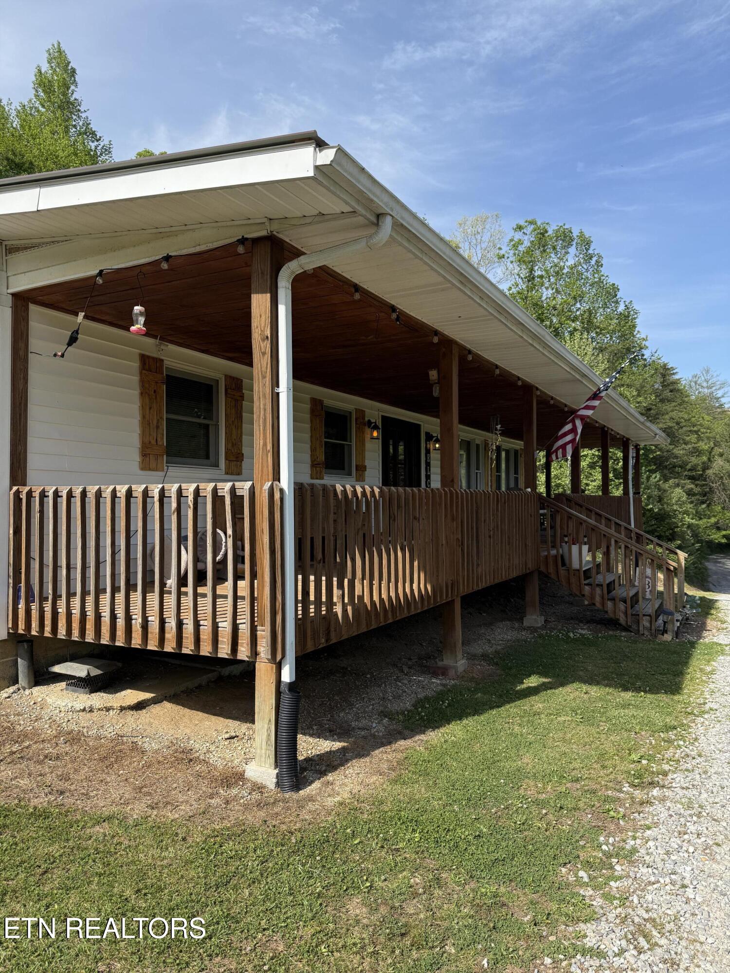 1976 Smoky Creek Road Huntsville TN 37756