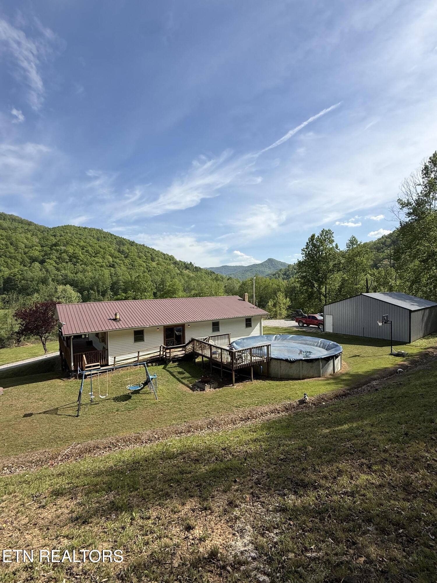 1976 Smoky Creek Road Huntsville TN 37756