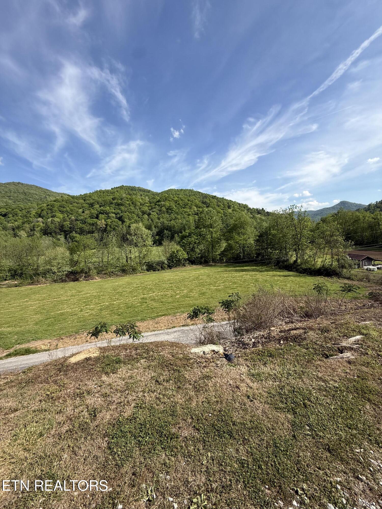 1976 Smoky Creek Road Huntsville TN 37756