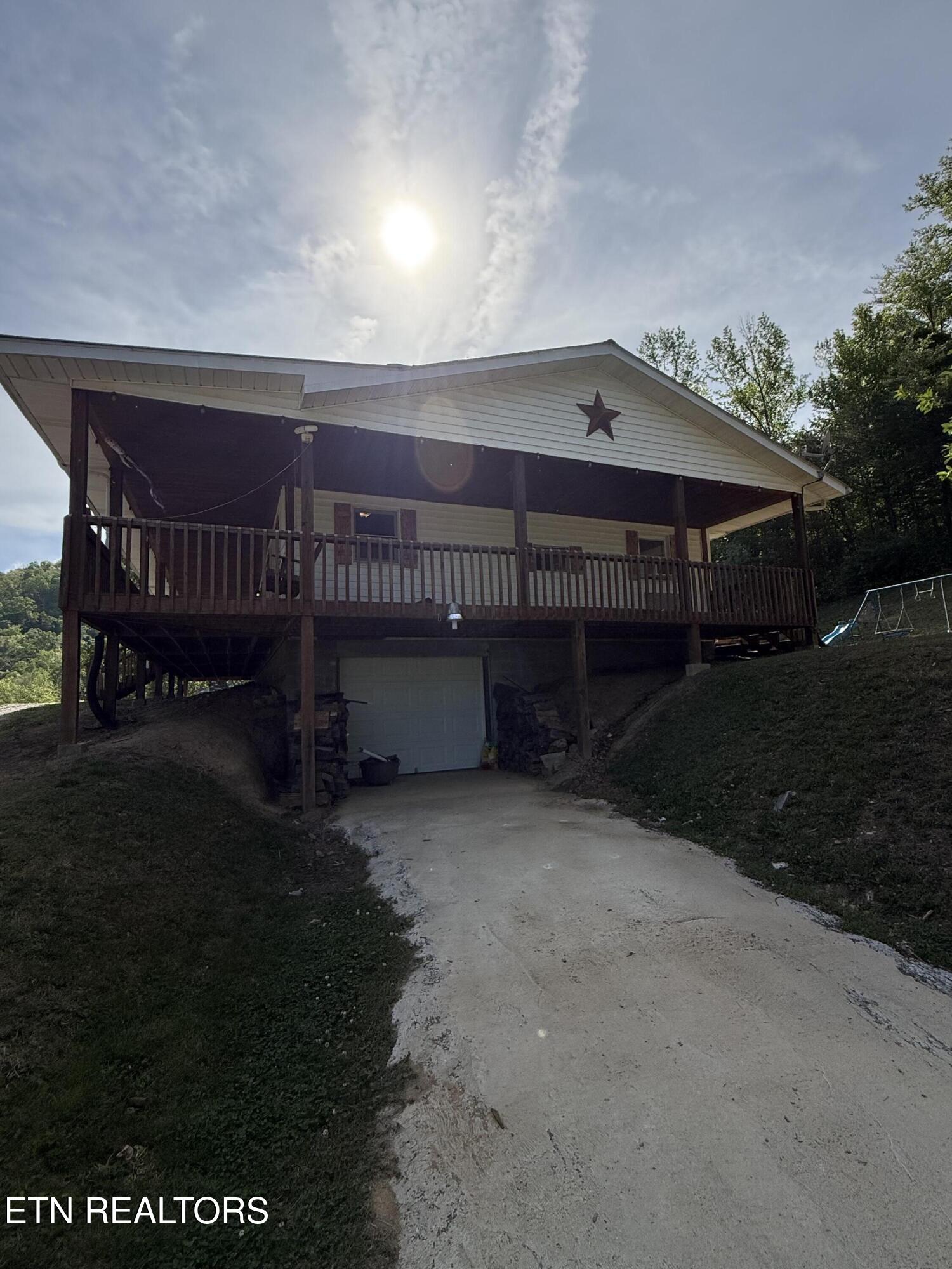 1976 Smoky Creek Road Huntsville TN 37756