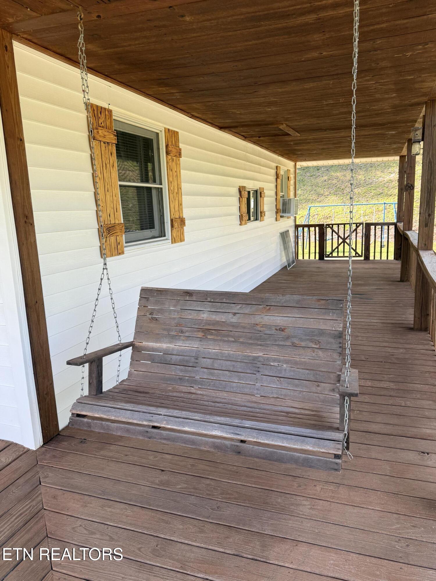 1976 Smoky Creek Road Huntsville TN 37756