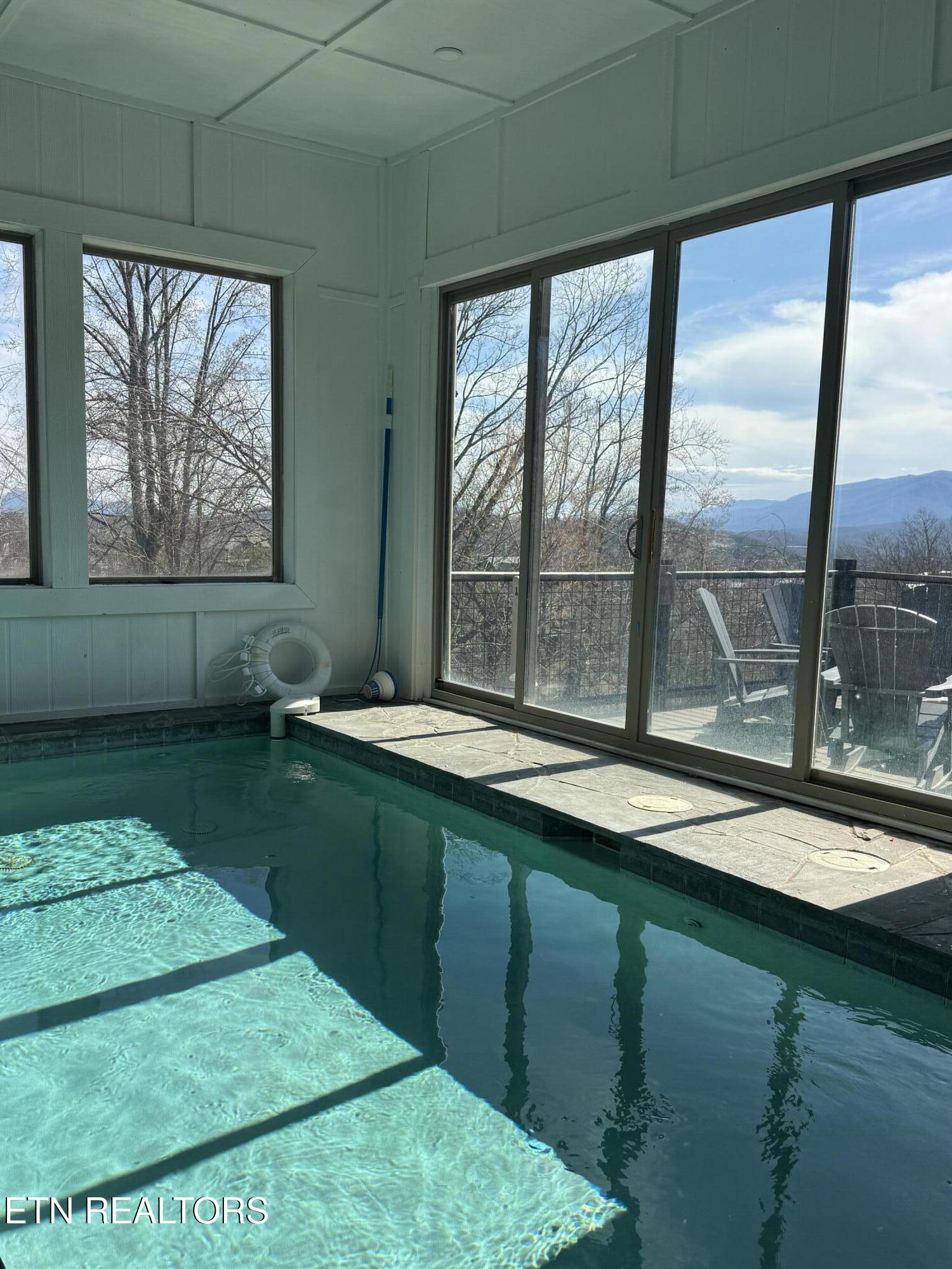 869 Chestnut Drive Gatlinburg TN 37738