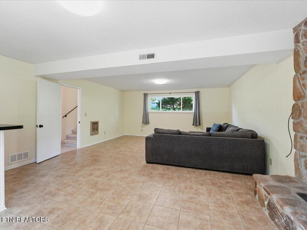 751 Crestview Circle Lenoir City TN 37772