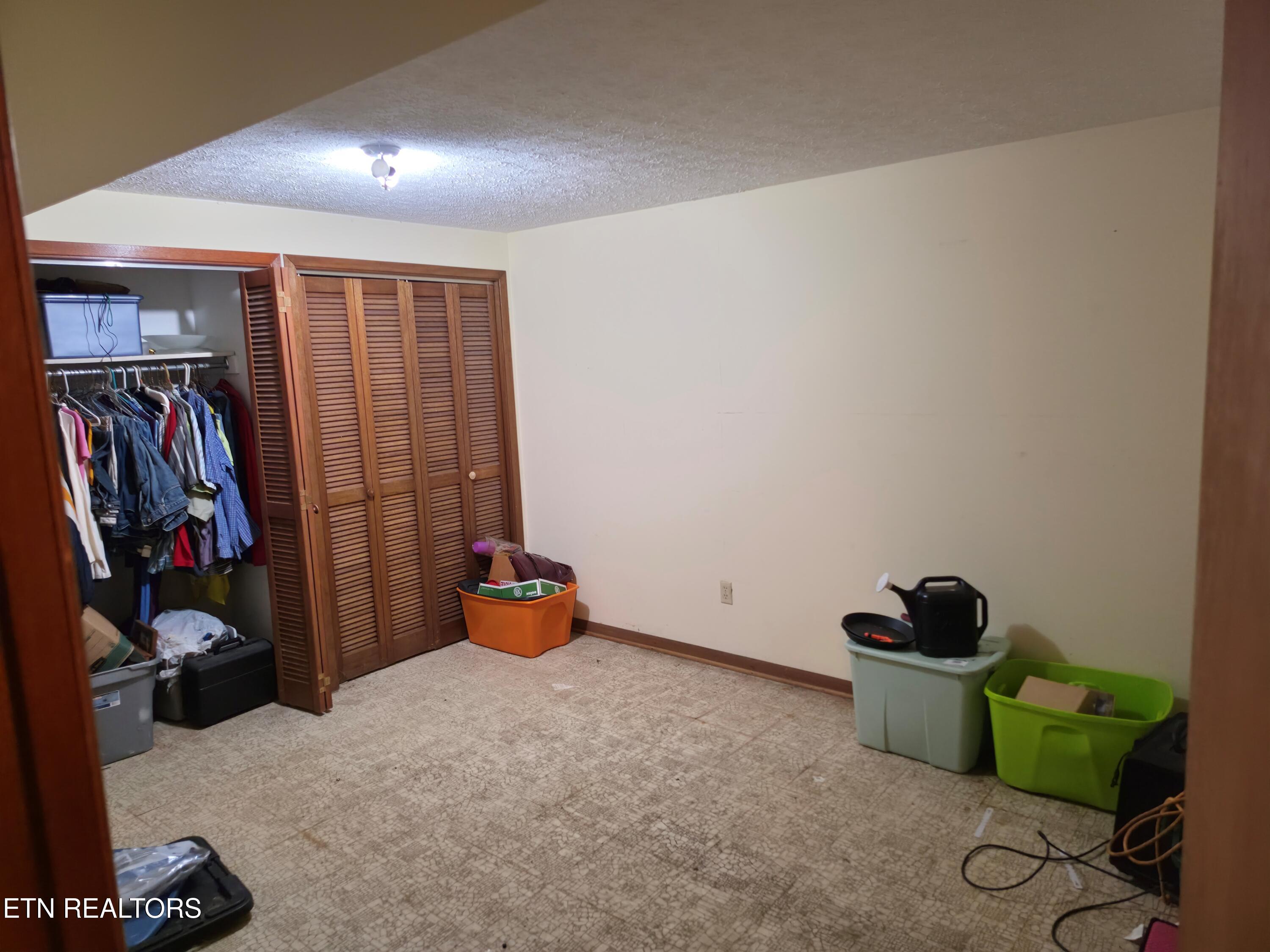 142 Oak Circle Rocky Top TN 37769