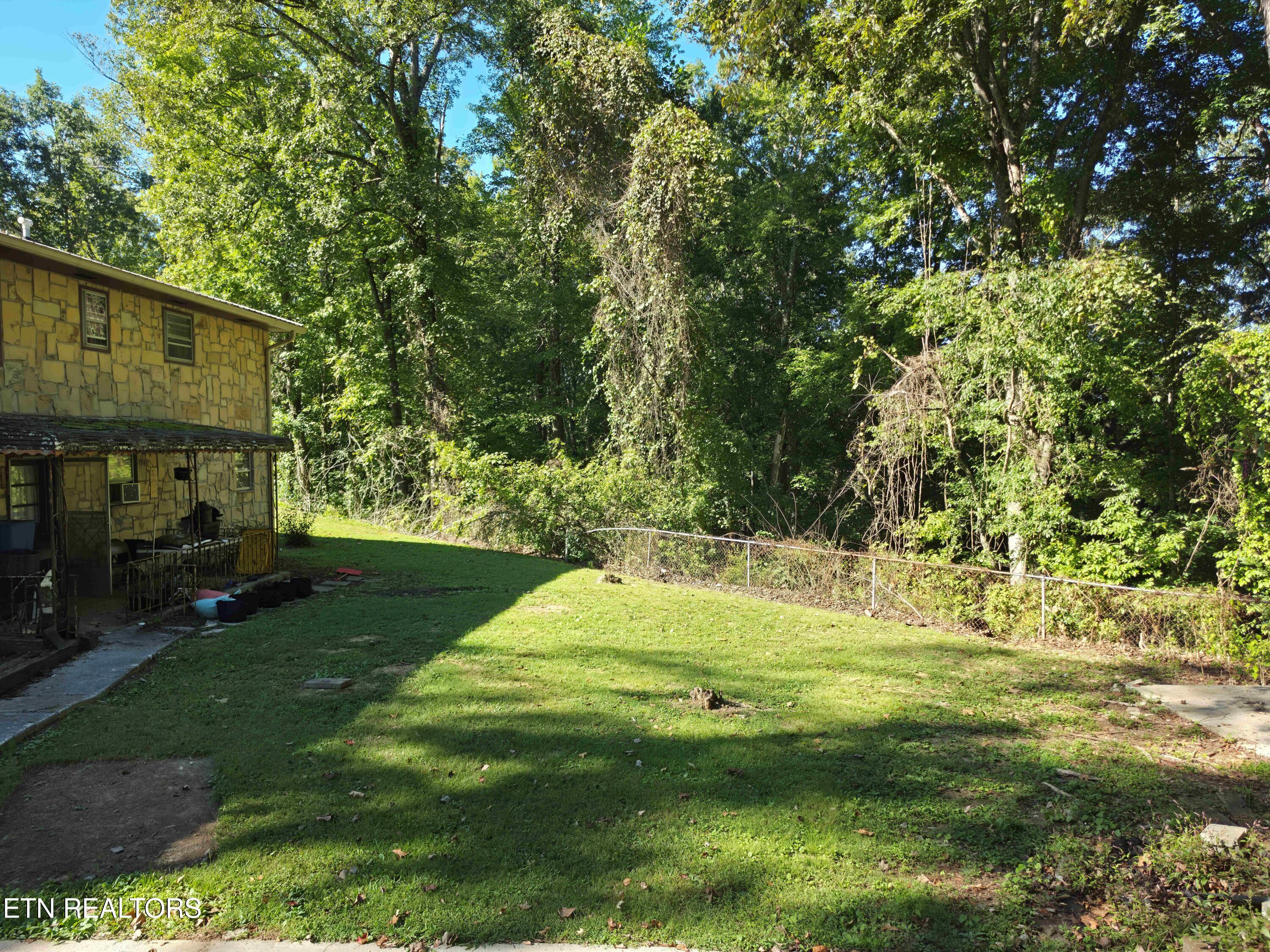 142 Oak Circle Rocky Top TN 37769