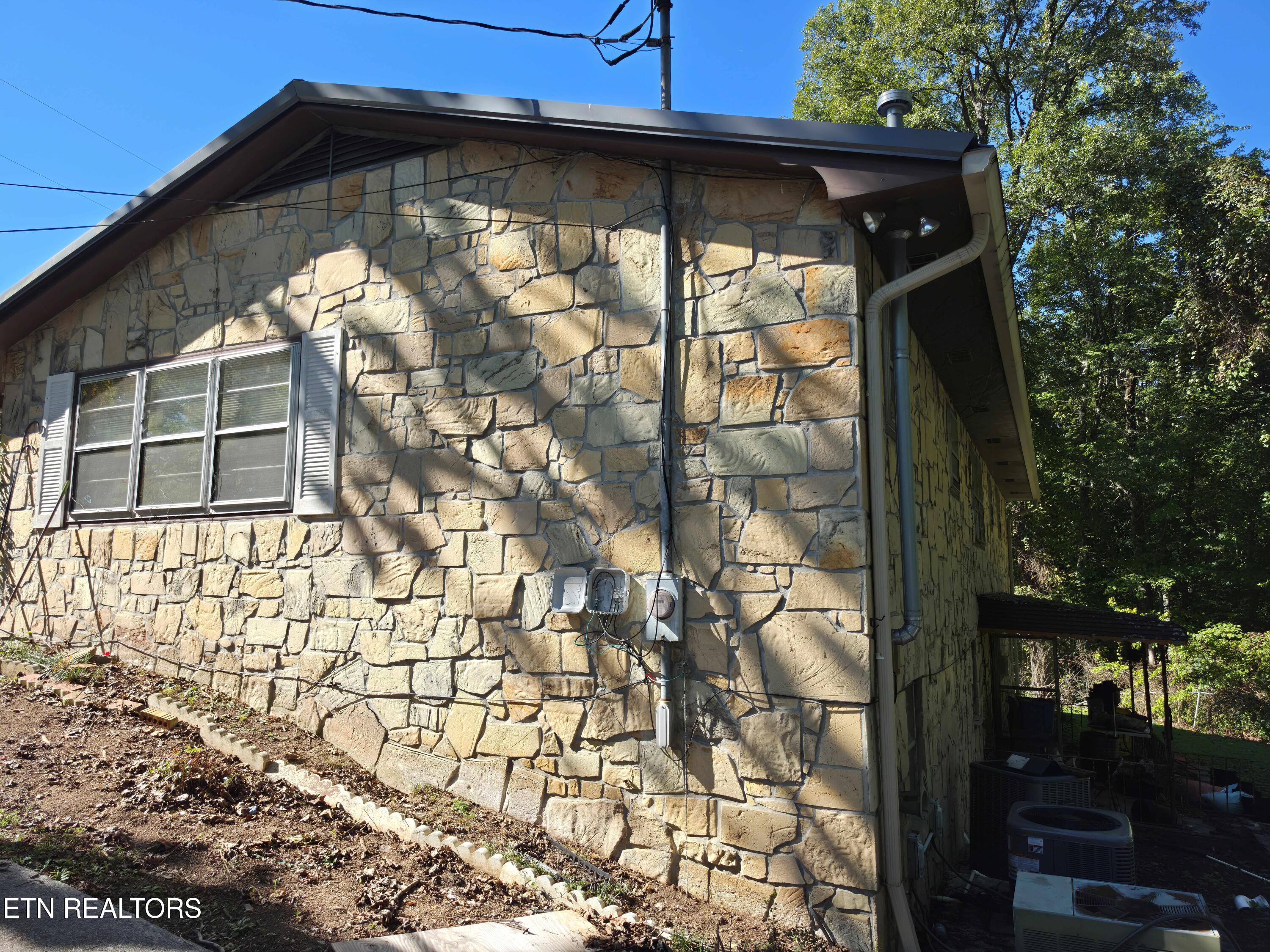 142 Oak Circle Rocky Top TN 37769