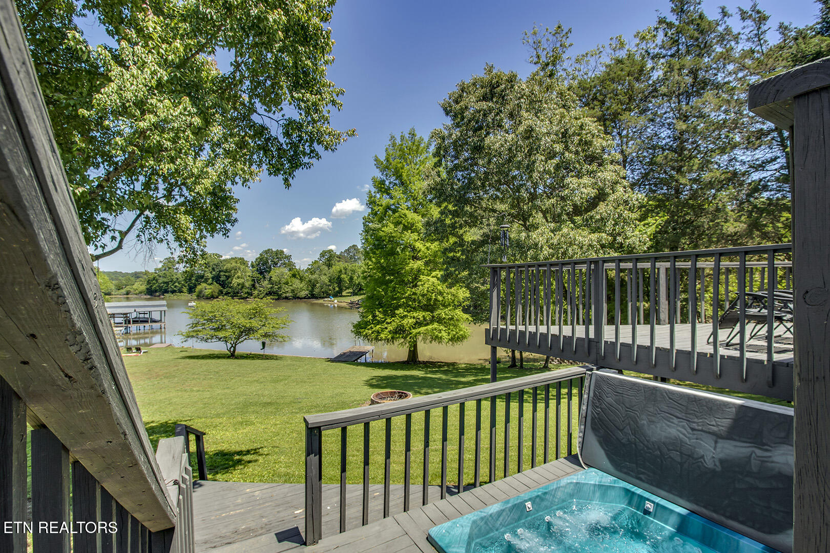 2092 Lakewood Drive Loudon TN 37774