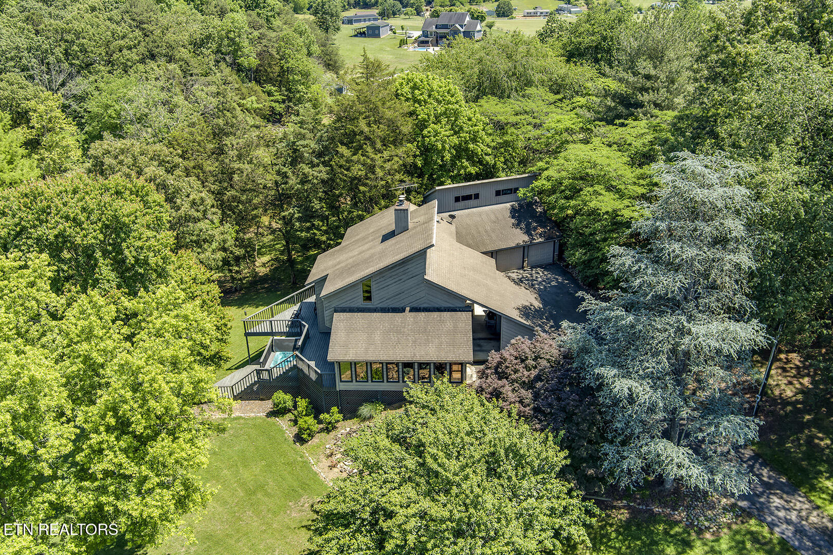 2092 Lakewood Drive Loudon TN 37774