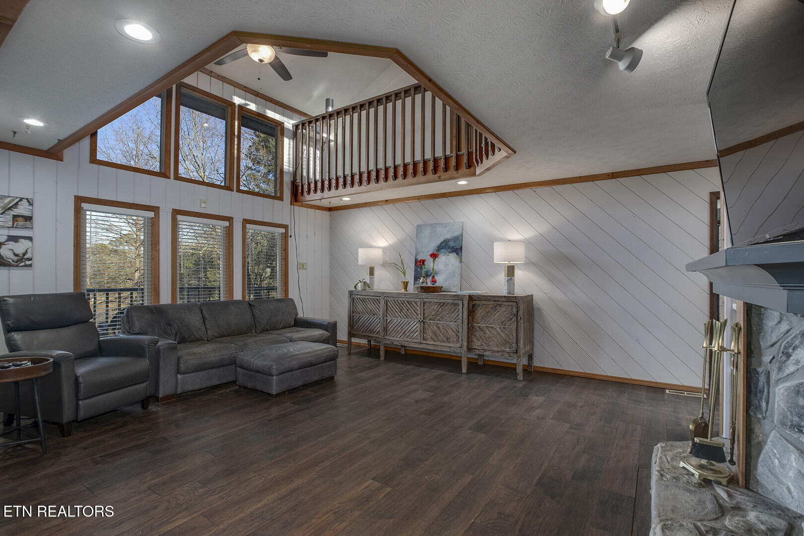 2092 Lakewood Drive Loudon TN 37774