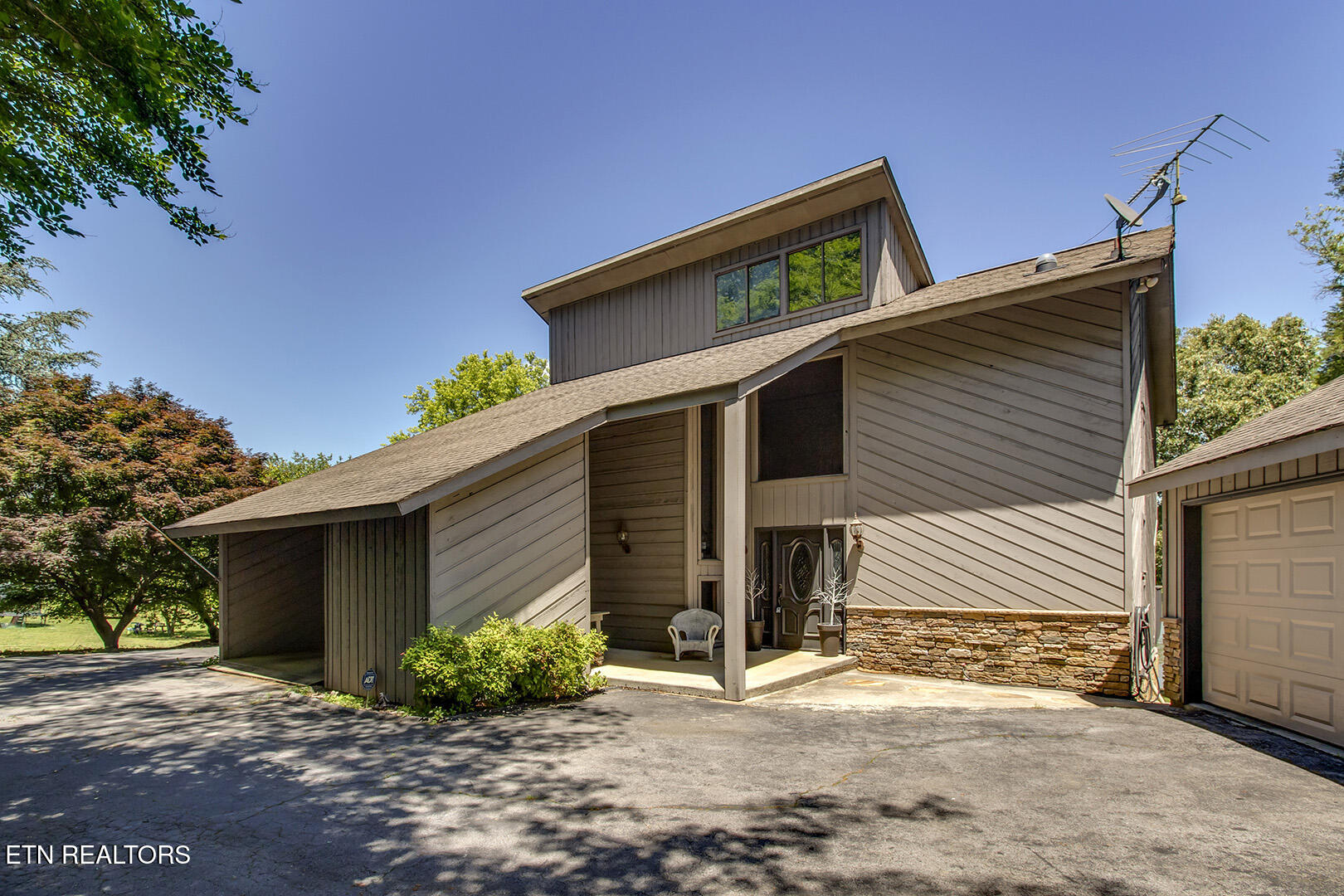 2092 Lakewood Drive Loudon TN 37774